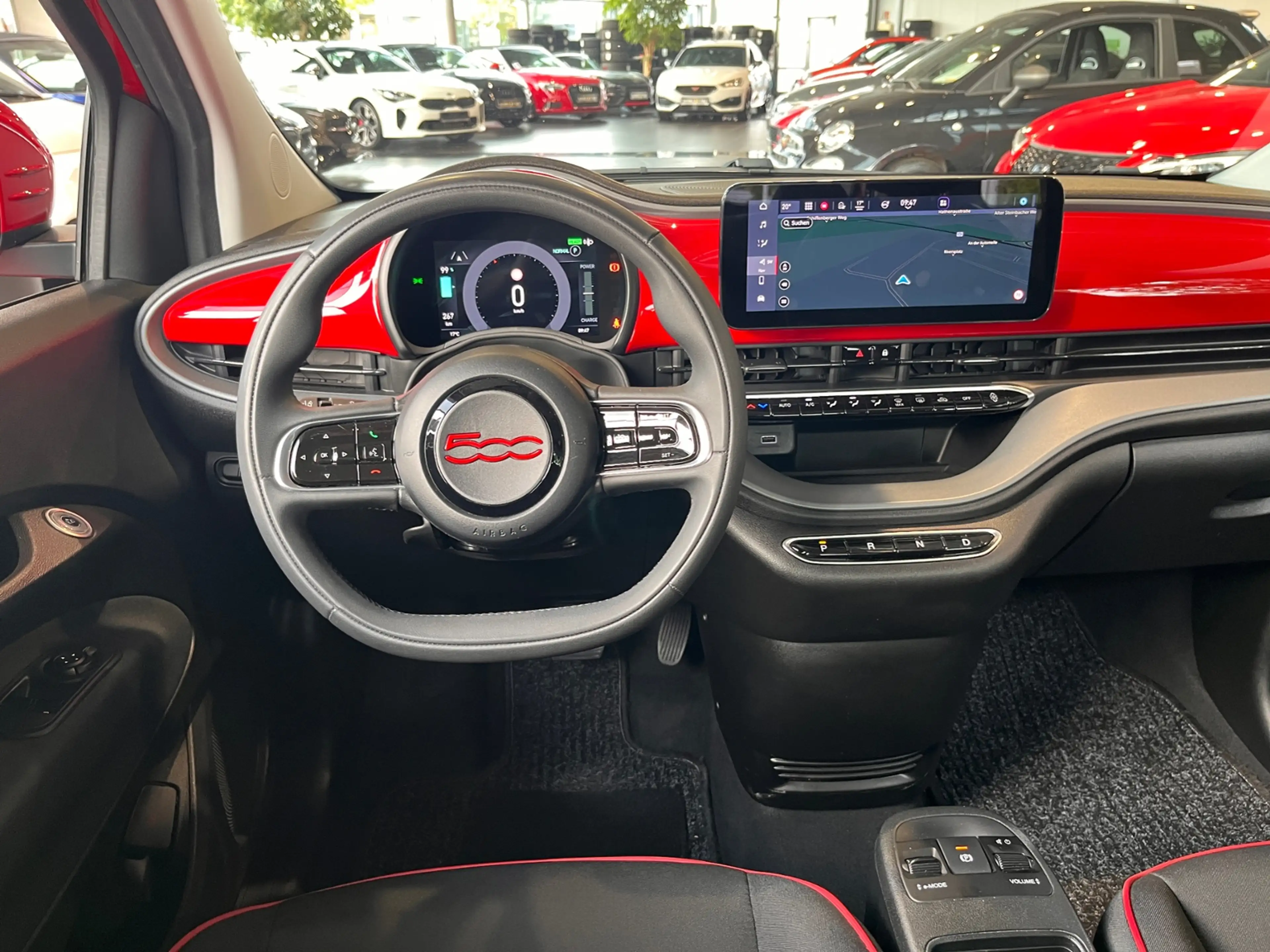 Fiat 500e 42 kWh Akku Red NAVI KLIMA — photo 11