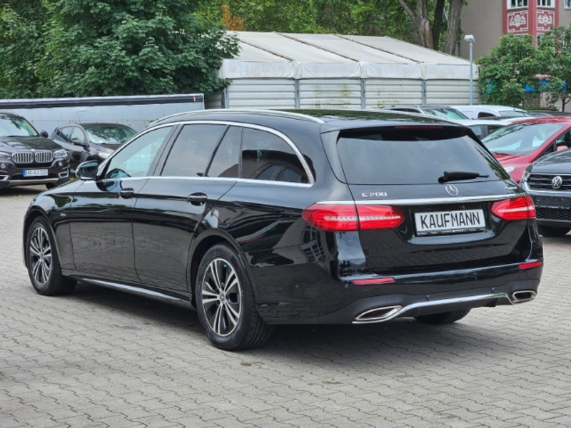Mercedes-Benz E 200 T-Modell 4-Matic Sportstyle Edition AMG LINE — photo 6