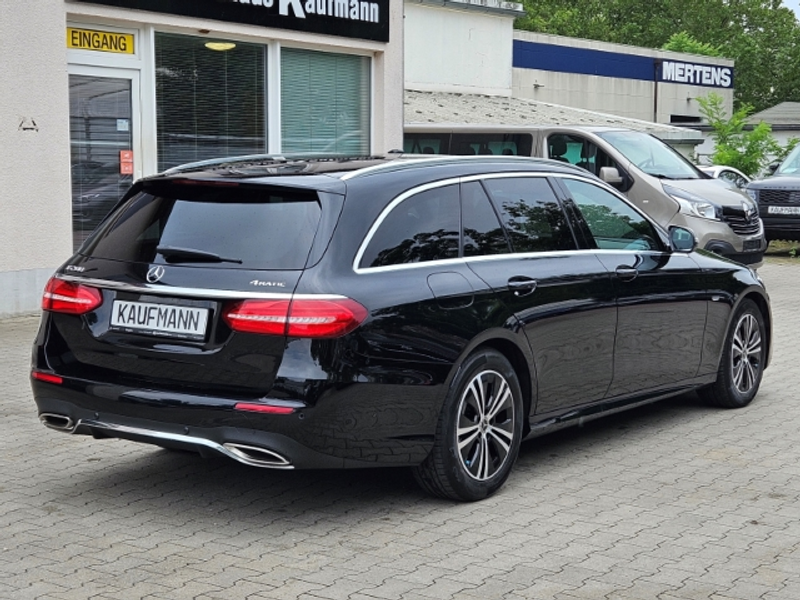 Mercedes-Benz E 200 T-Modell 4-Matic Sportstyle Edition AMG LINE — photo 4