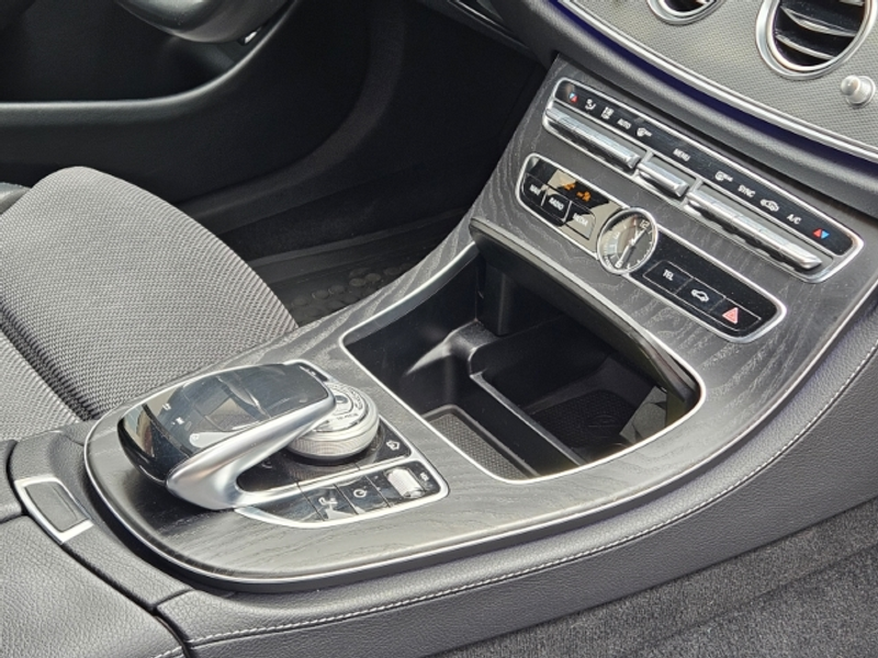 Mercedes-Benz E 200 T-Modell 4-Matic Sportstyle Edition AMG LINE — photo 10