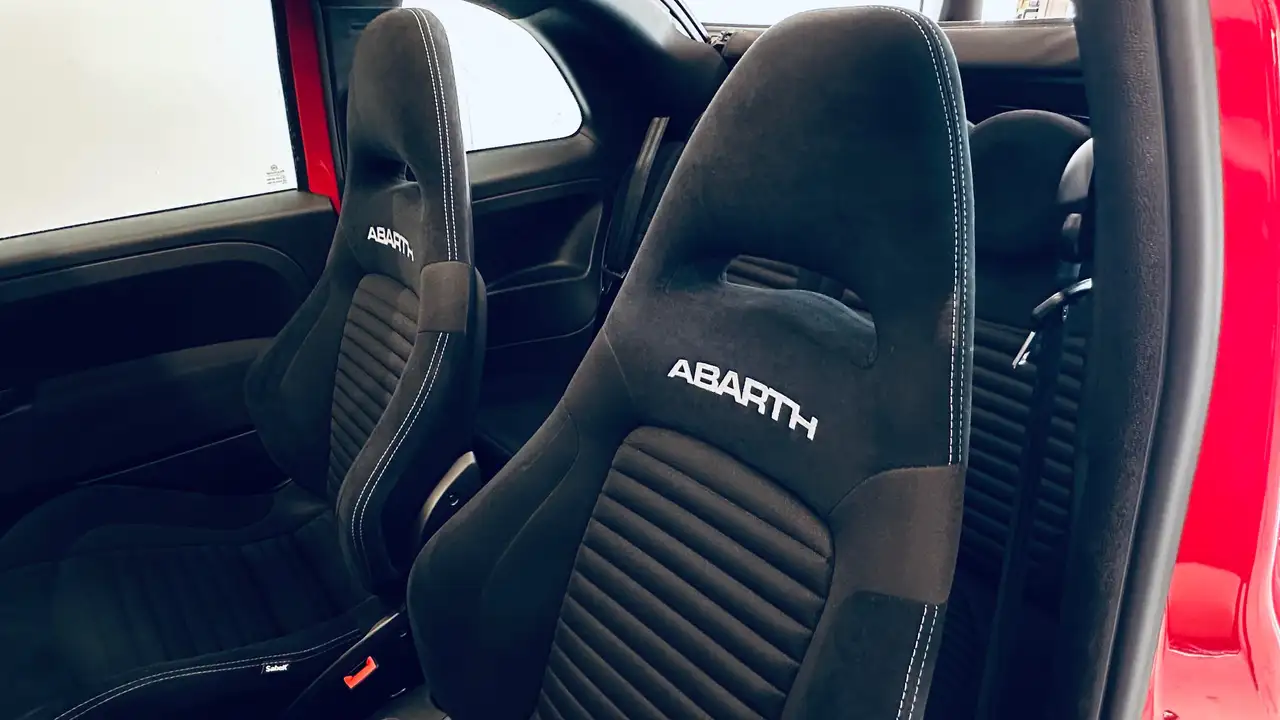Abarth 695C 2023 — фото 9