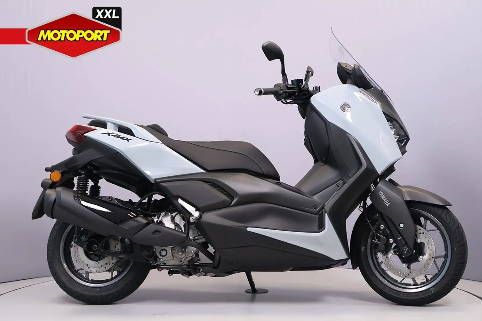 Yamaha X-Max 300 TECH MAX+ Grijs - 1