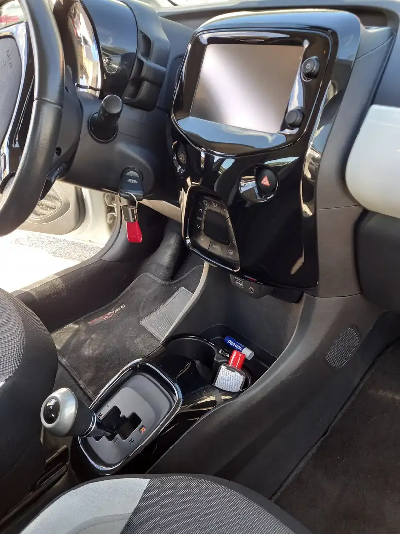 Toyota Aygo 1.0 VVT-i 69 CV 5 porte x-cite TSS Bianco - 2