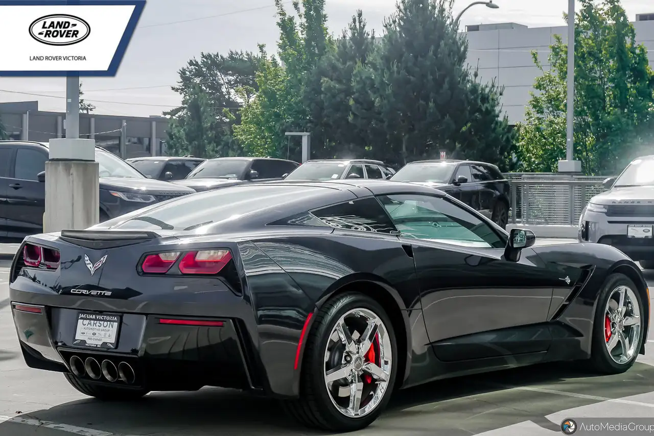 Chevrolet Corvette снимка Chevrolet Corvette