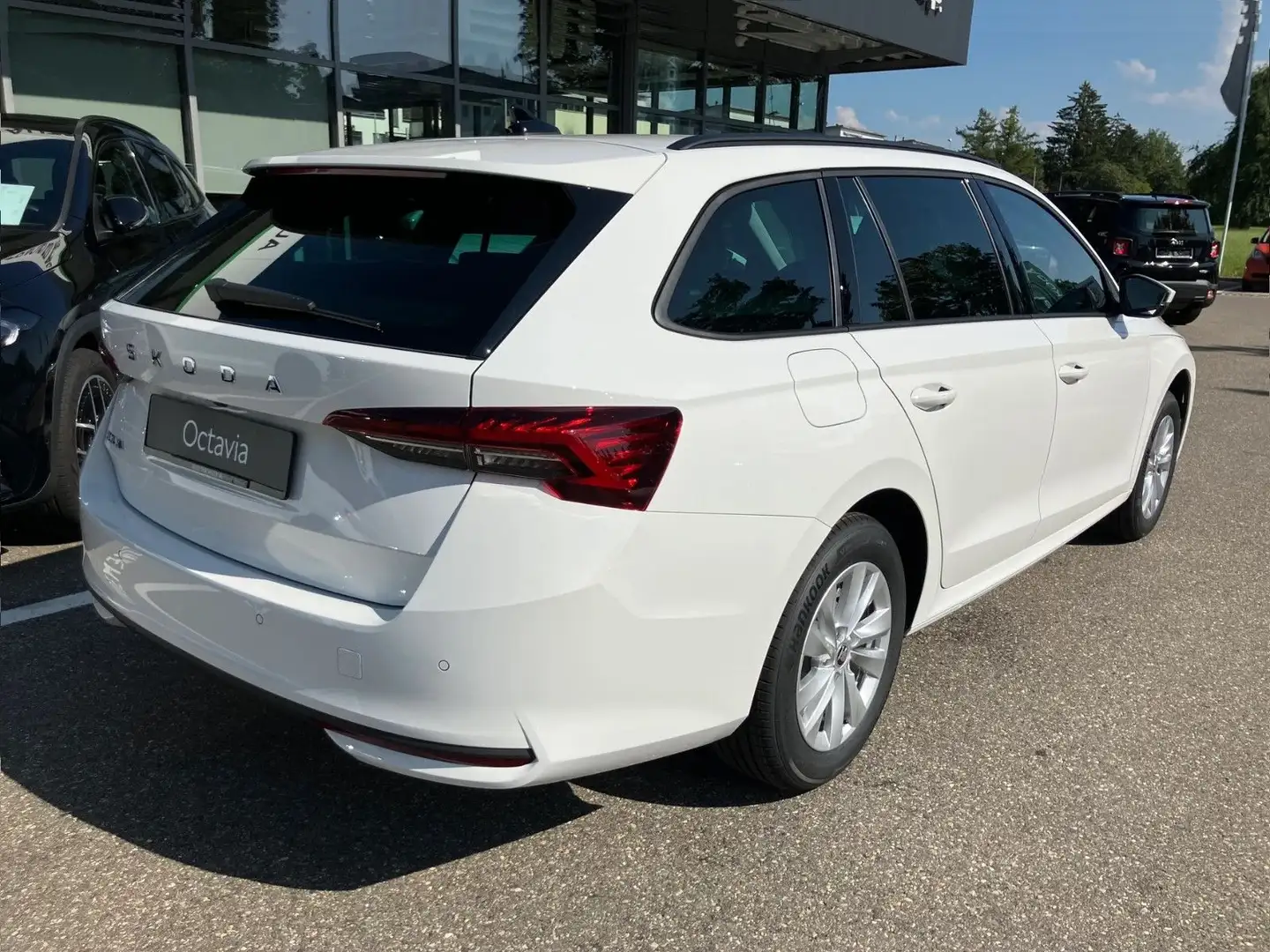 Skoda Octavia Combi 1.5 TSI Selection 16Z BFS Sun Kam Weiß - 2