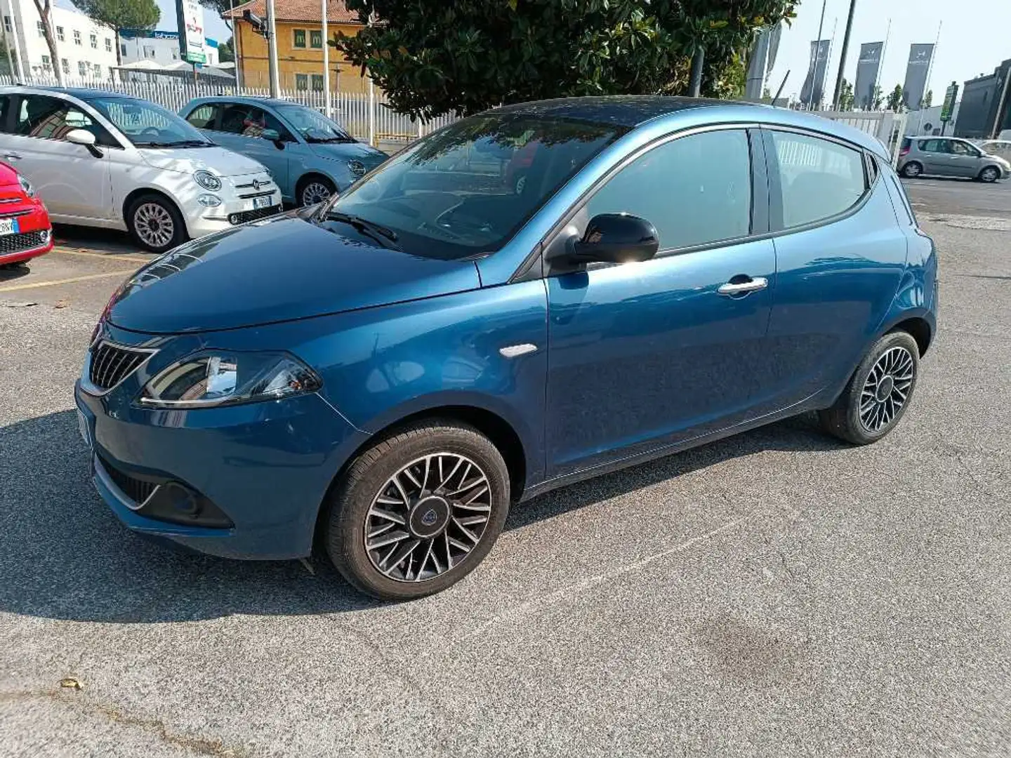 Lancia Ypsilon New 5 porte My24 1.0 Firefly 70 CvStart&Stop Hybr Blu/Azzurro - 1