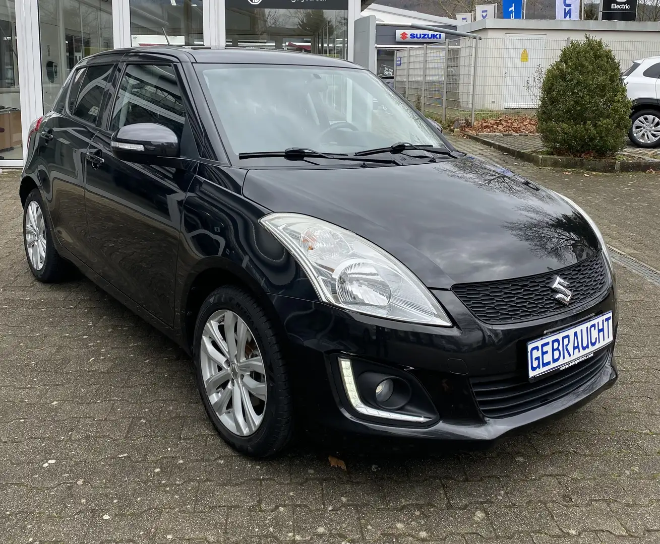 Suzuki Swift 5-Türer 1.2 Comfort *Bluetooth*PDC*S-hzg*Temp* Schwarz - 1