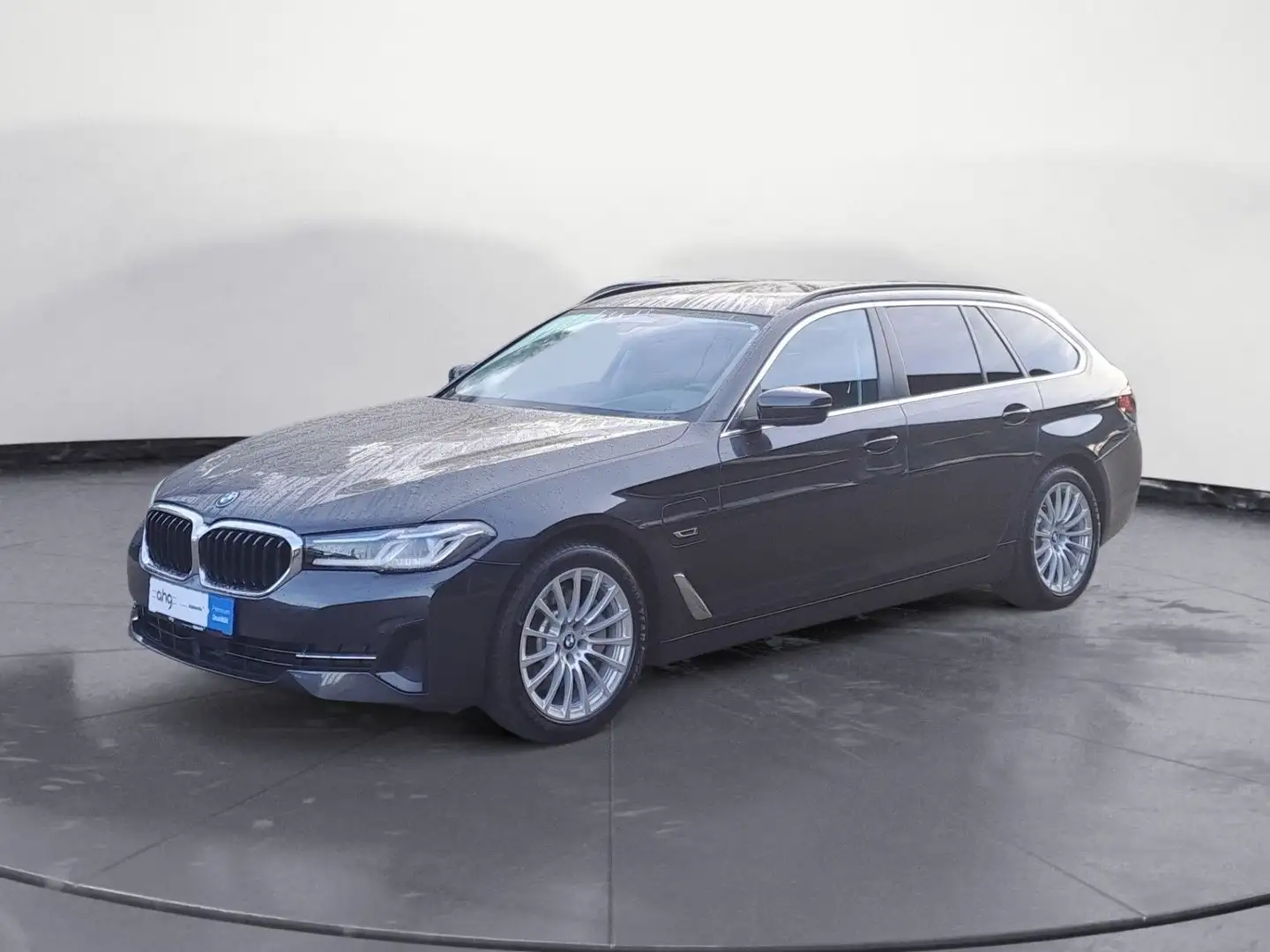 BMW 530 e xDrive Touring Innovationsp. Aut. Klimaaut. Grau - 2