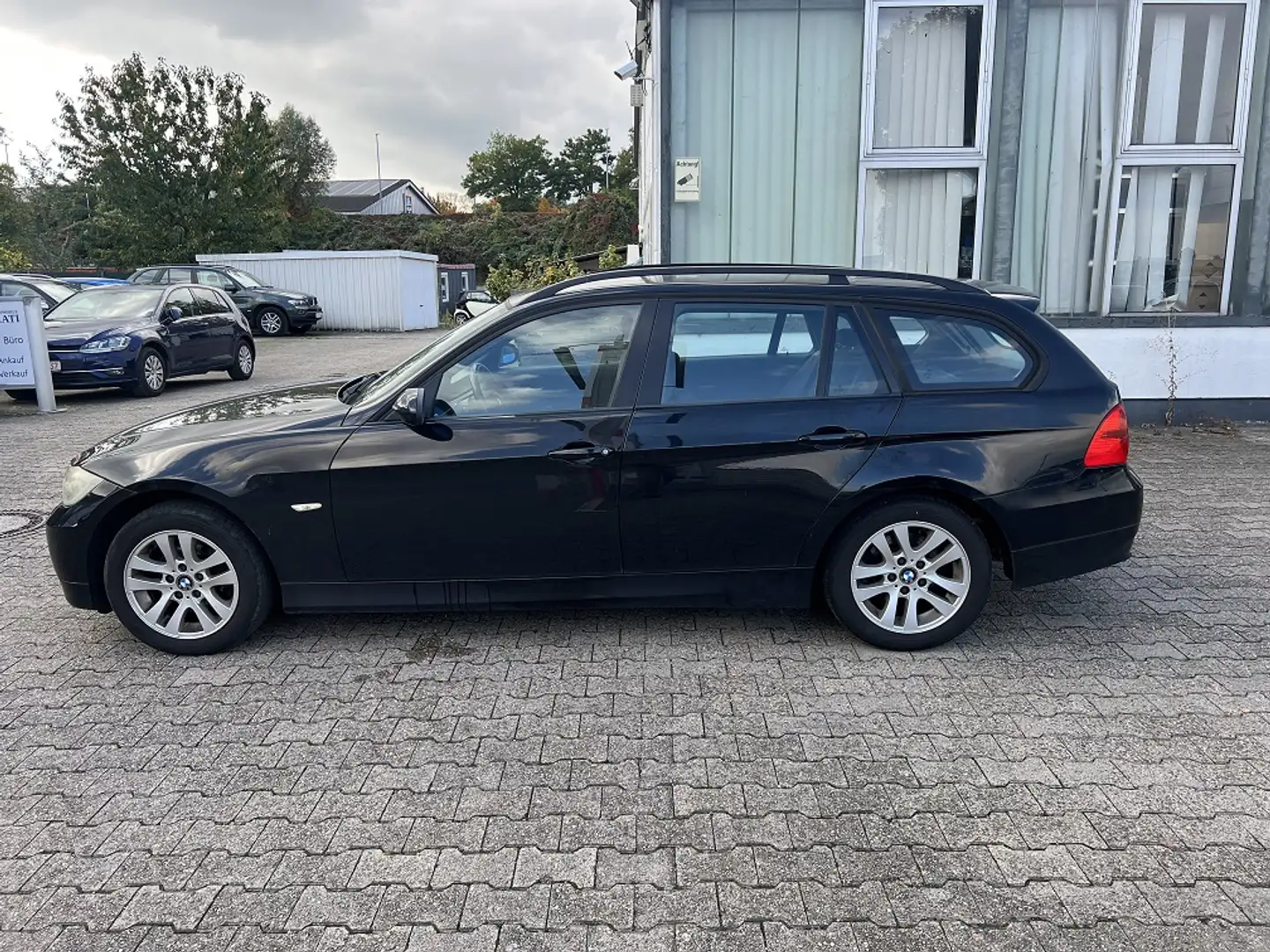 BMW 318 318d DPF Touring, gepflegt außen und innen - 2