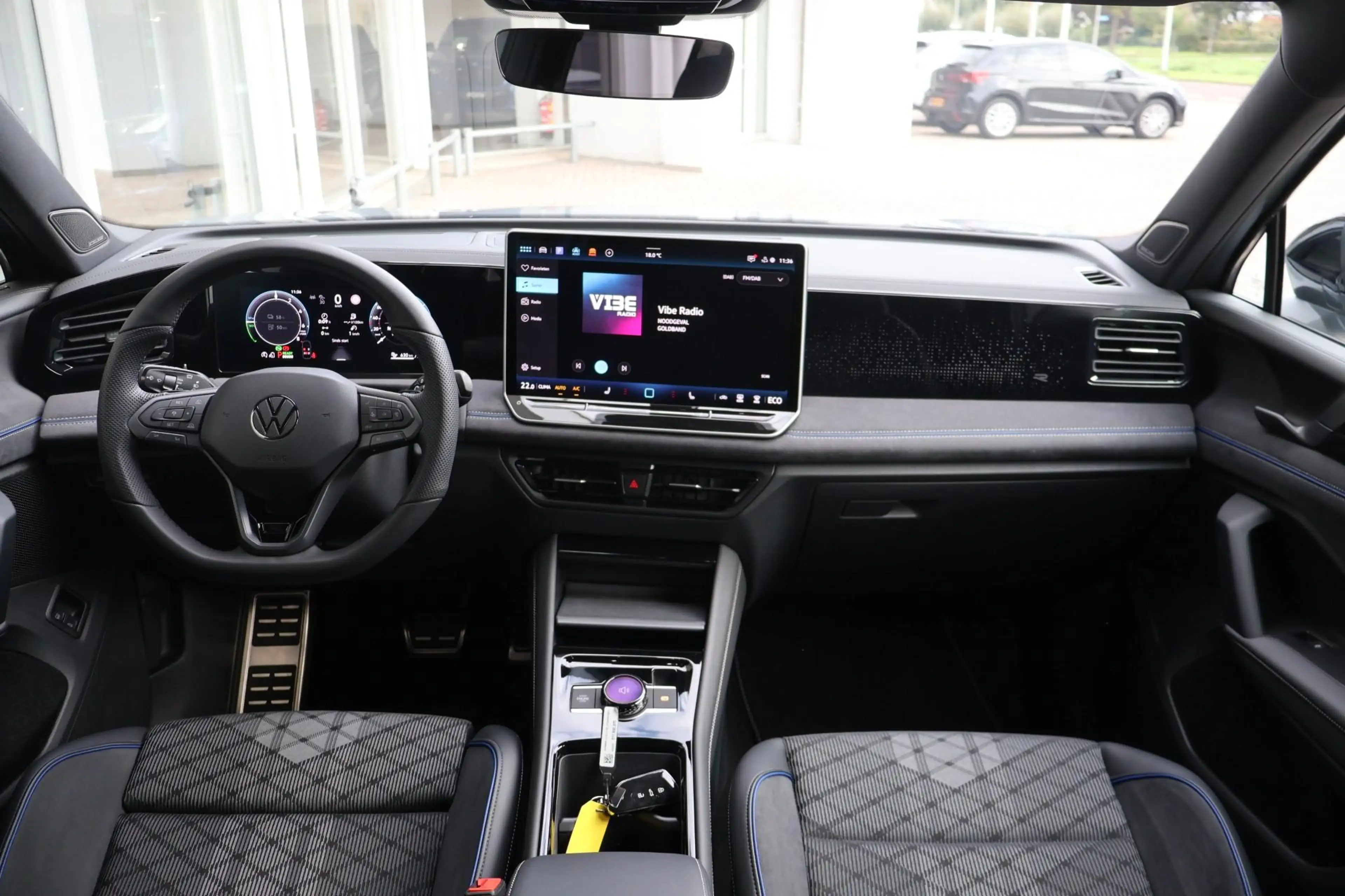Volkswagen Tiguan 1.5 eHybrid 272pk R-Line | SoH 100% | Trekhaak | 3 — photo 5