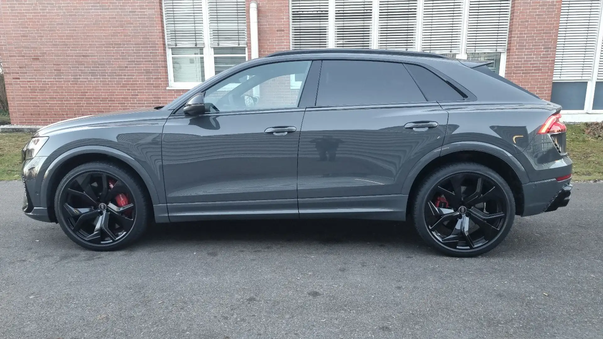 Audi RS Q8 /AHK/STHZG/B&O/Keram/Pano/23'/Matrix/HUD/ Gris - 1