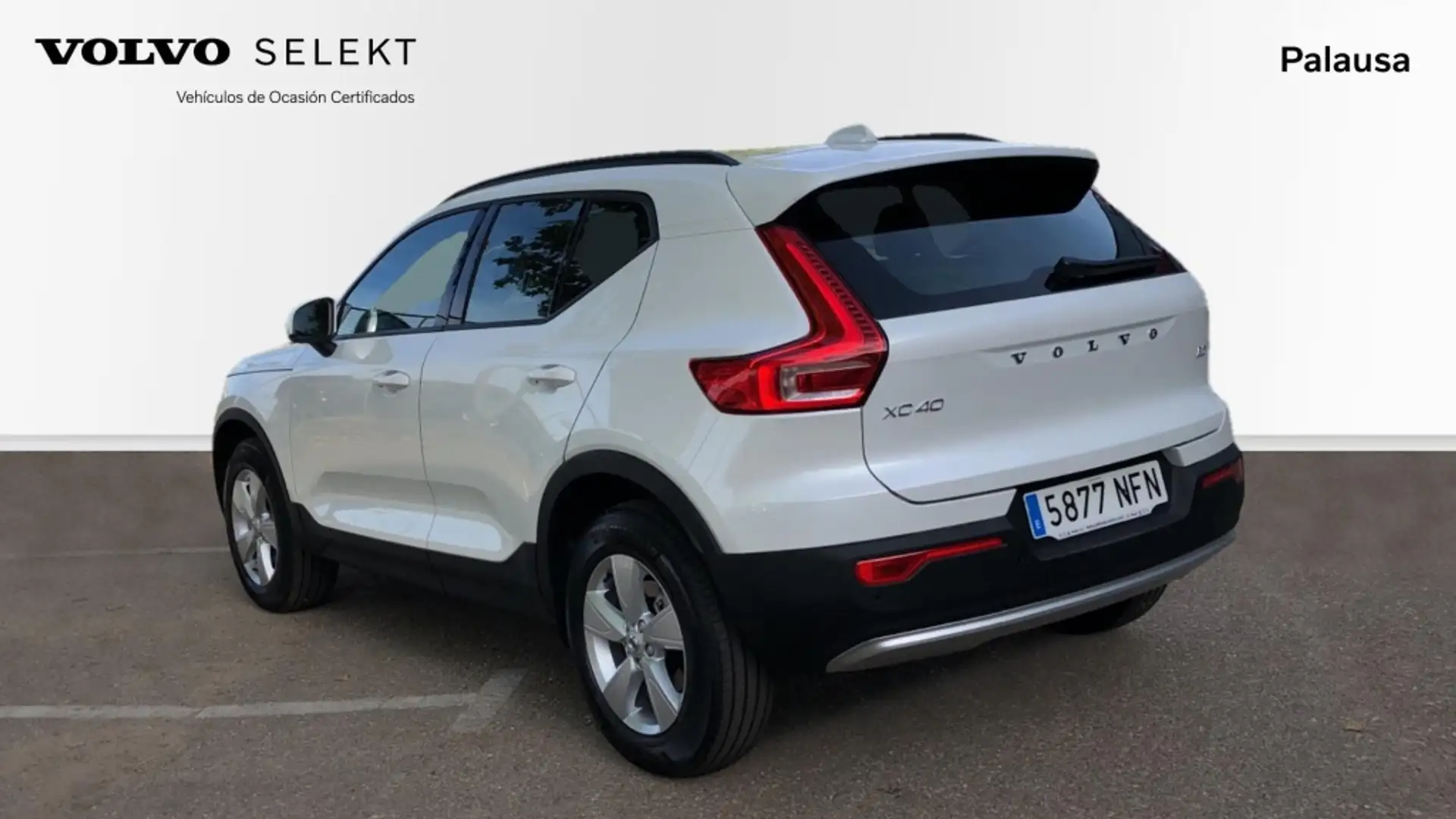 Volvo XC40 2.0 B3 MHEV ESSENTIAL DCT 163 5P - 2