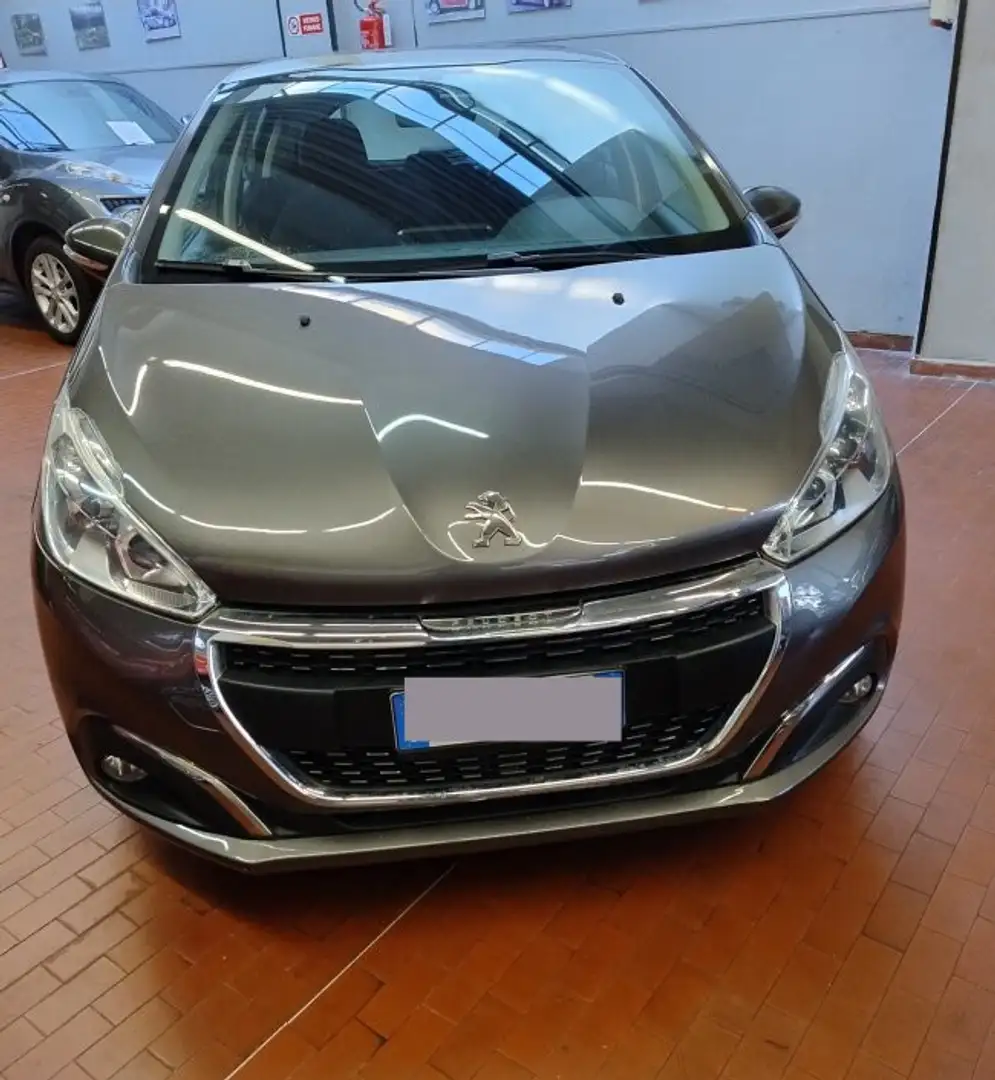 Peugeot 208 PureTech 82 5 porte Allure Grau - 2
