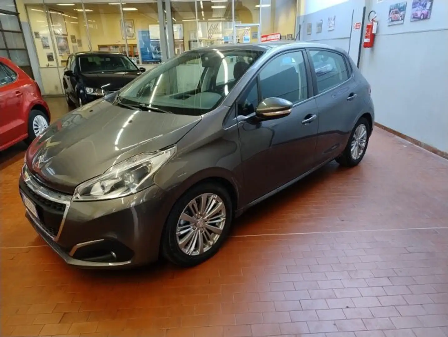 Peugeot 208 PureTech 82 5 porte Allure Grau - 1