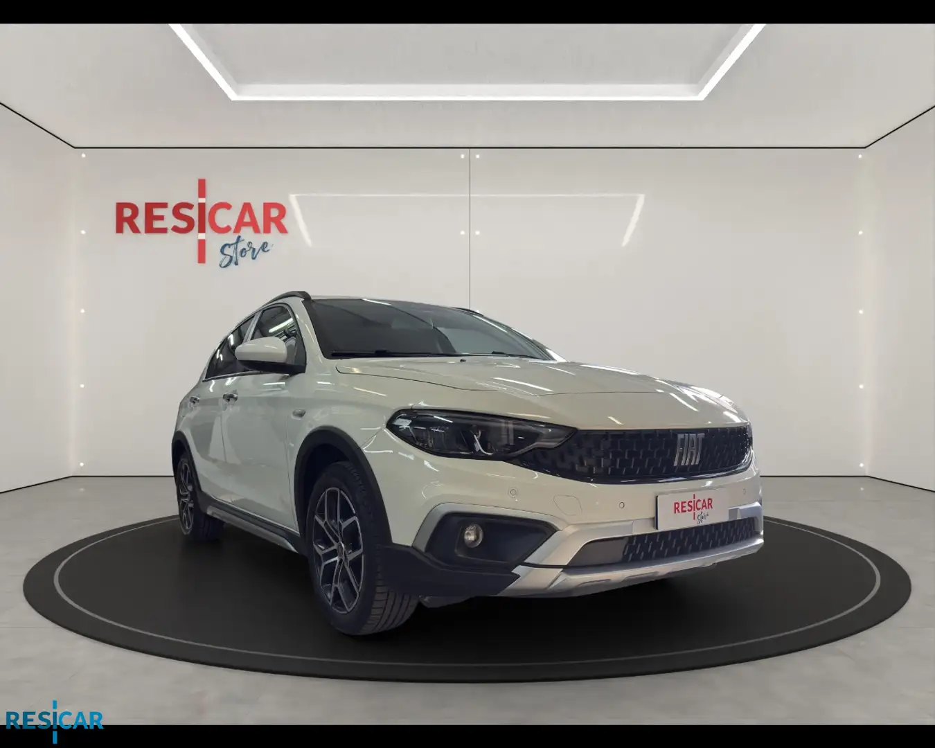 Fiat Tipo 5 Porte 1.5 T4 Hybrid Cross Blanc - 1