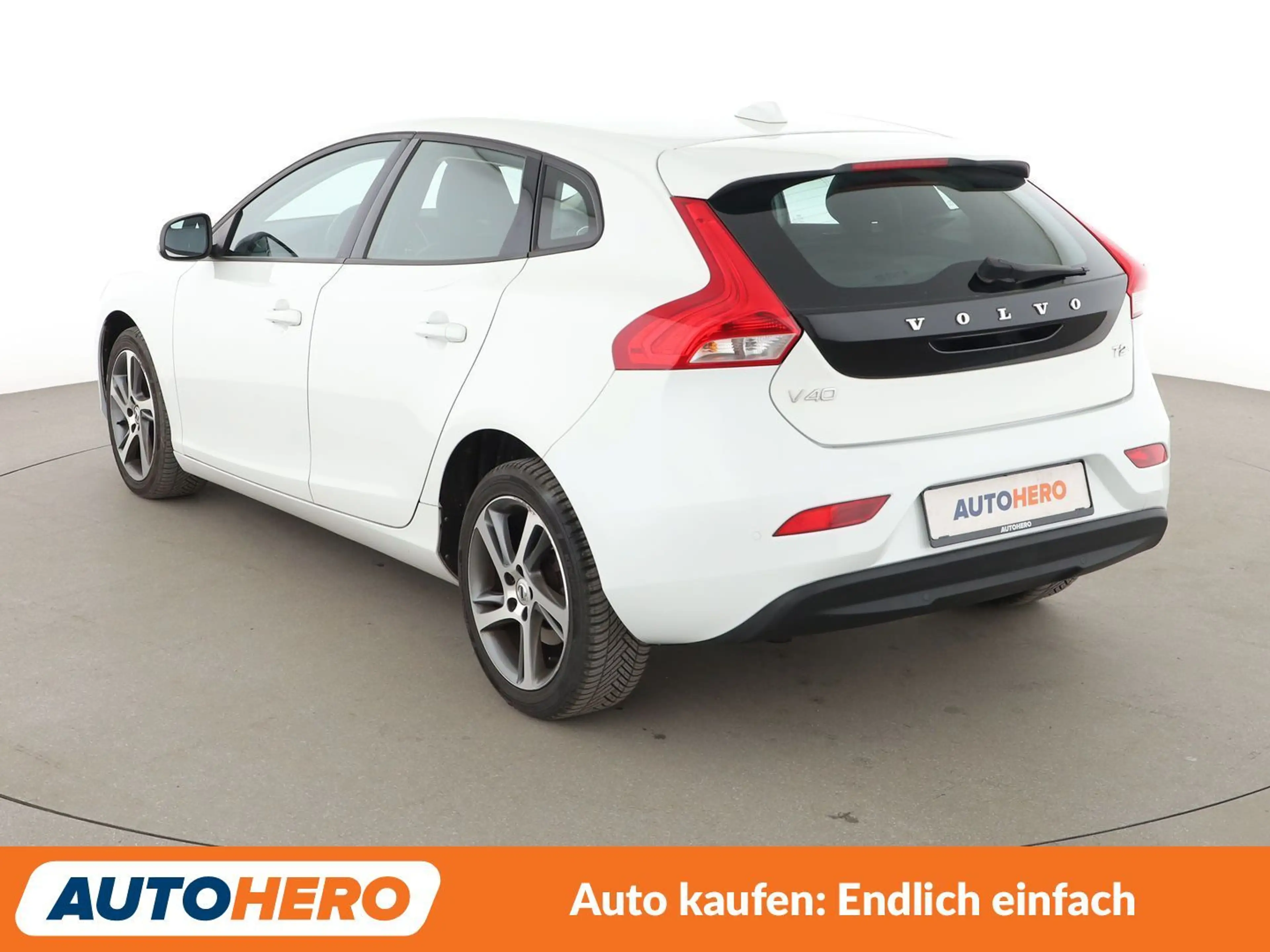 Volvo V40 2.0 T2 Momentum*TEMPO*PDC*SHZ*ALU*KLIMA*LIM* — photo 4