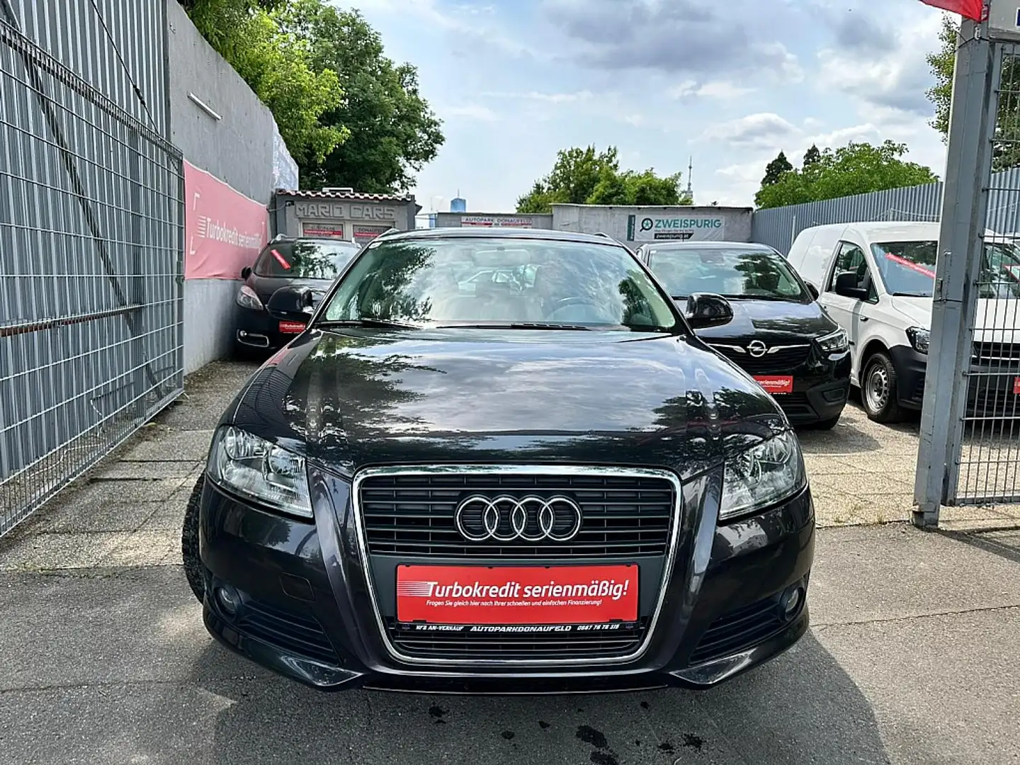 Audi A3 SB Attraction 1,6 TDI DPF*ERSTBESITZ*NEUES PICK... Schwarz - 2