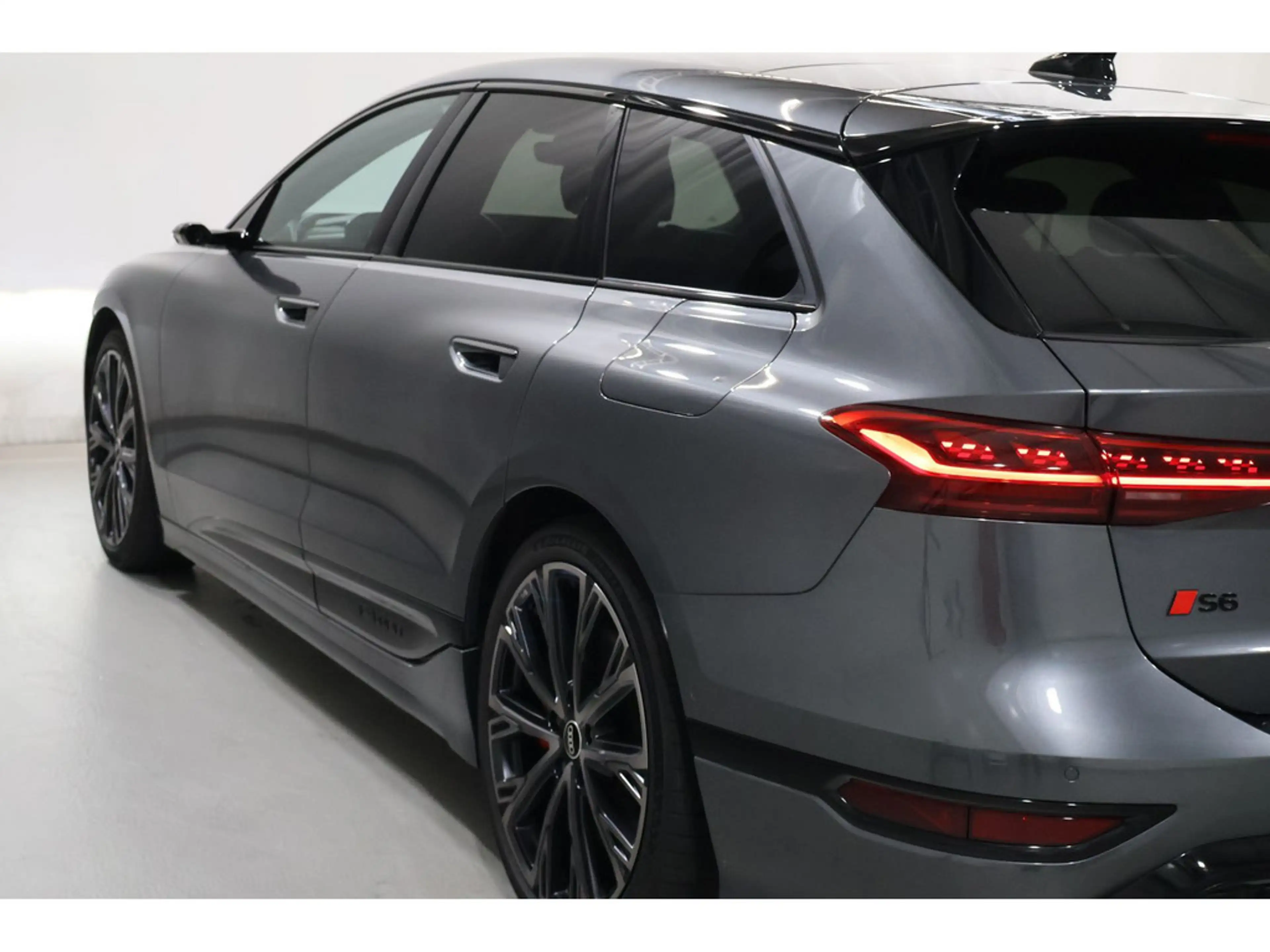 Audi S6 e-tron Avant quattro edition one grey B&O*Pano*Matrix — photo 15
