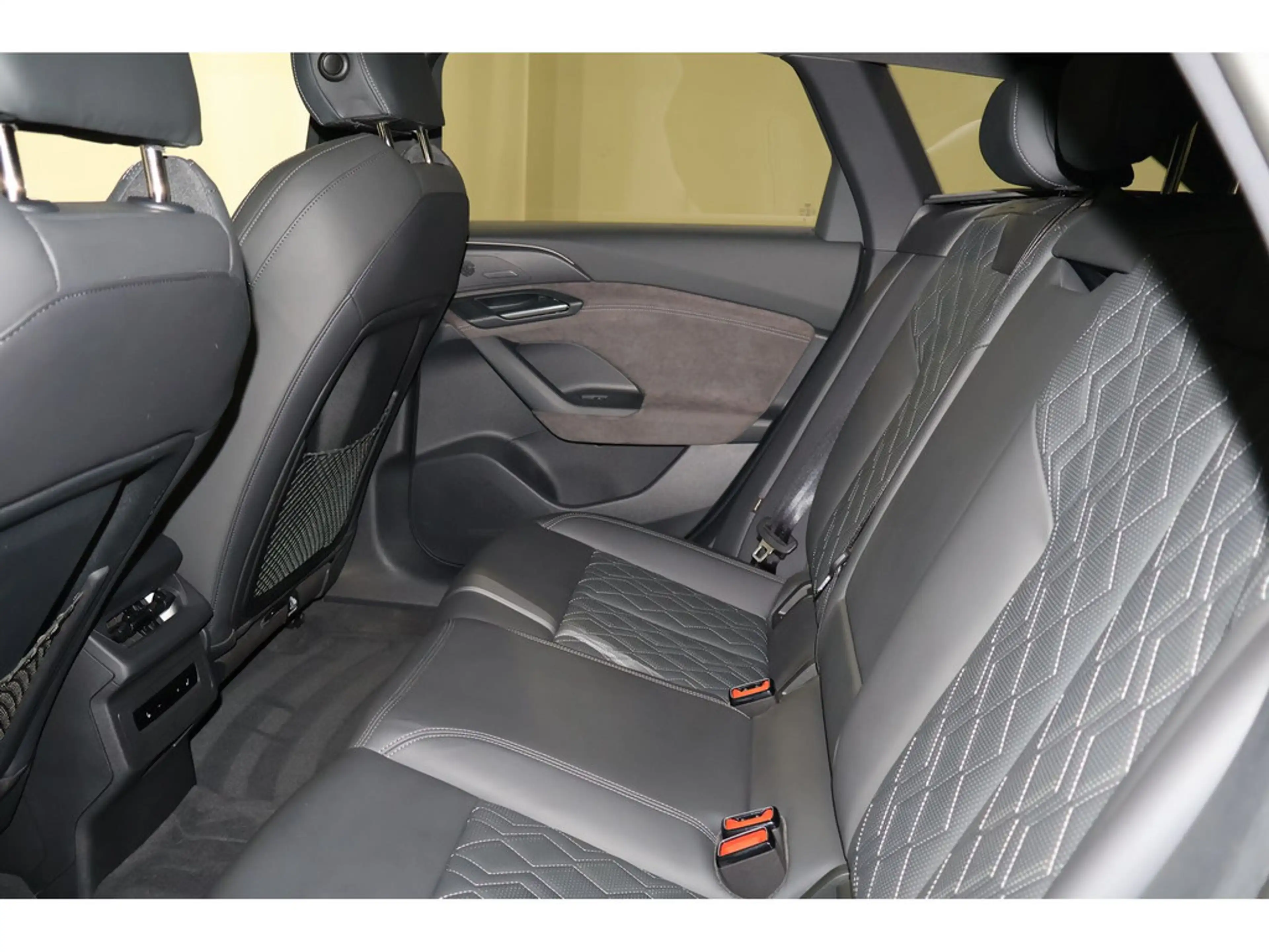 Audi S6 e-tron Avant quattro edition one grey B&O*Pano*Matrix — photo 14