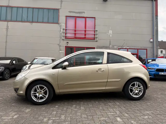 Opel Corsa view 8