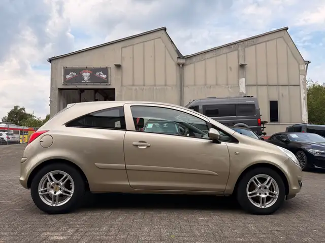 Opel Corsa view 4