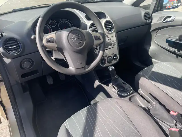 Opel Corsa view 25