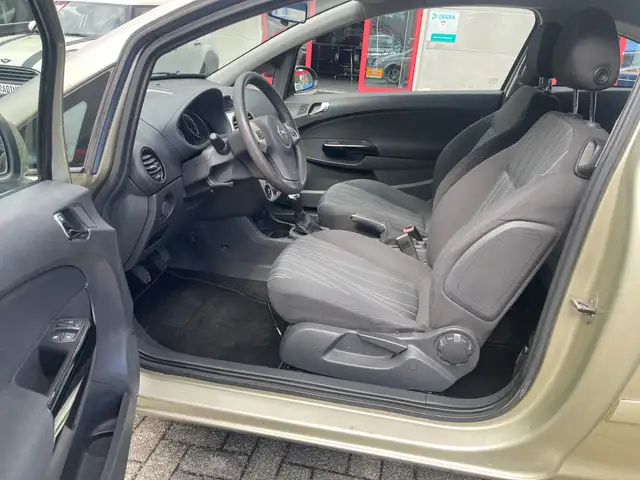 Opel Corsa view 19