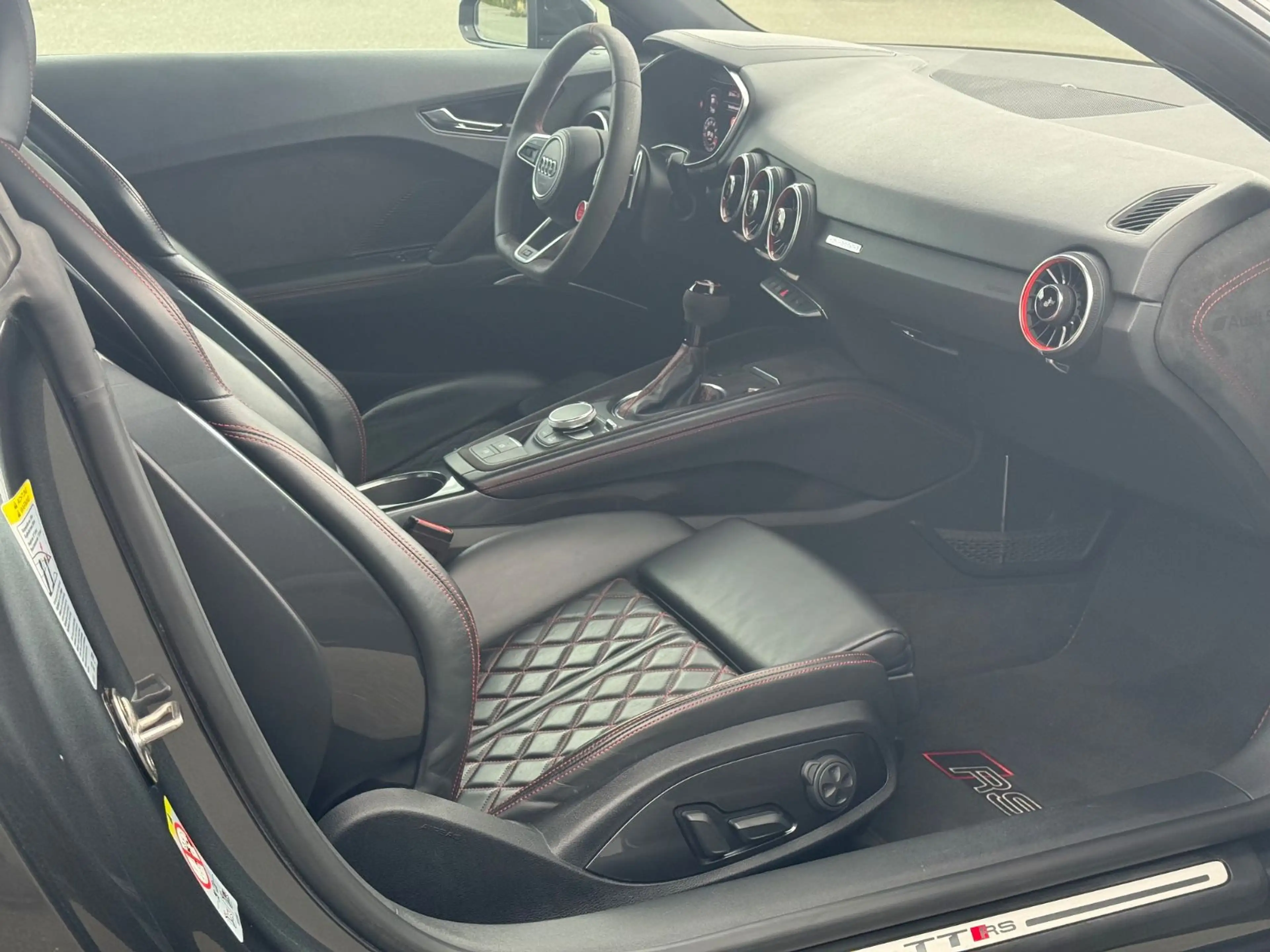Audi TT RS Coupe 2.5 TFSI quattro *563PS*MATRIX*B&O* — photo 14