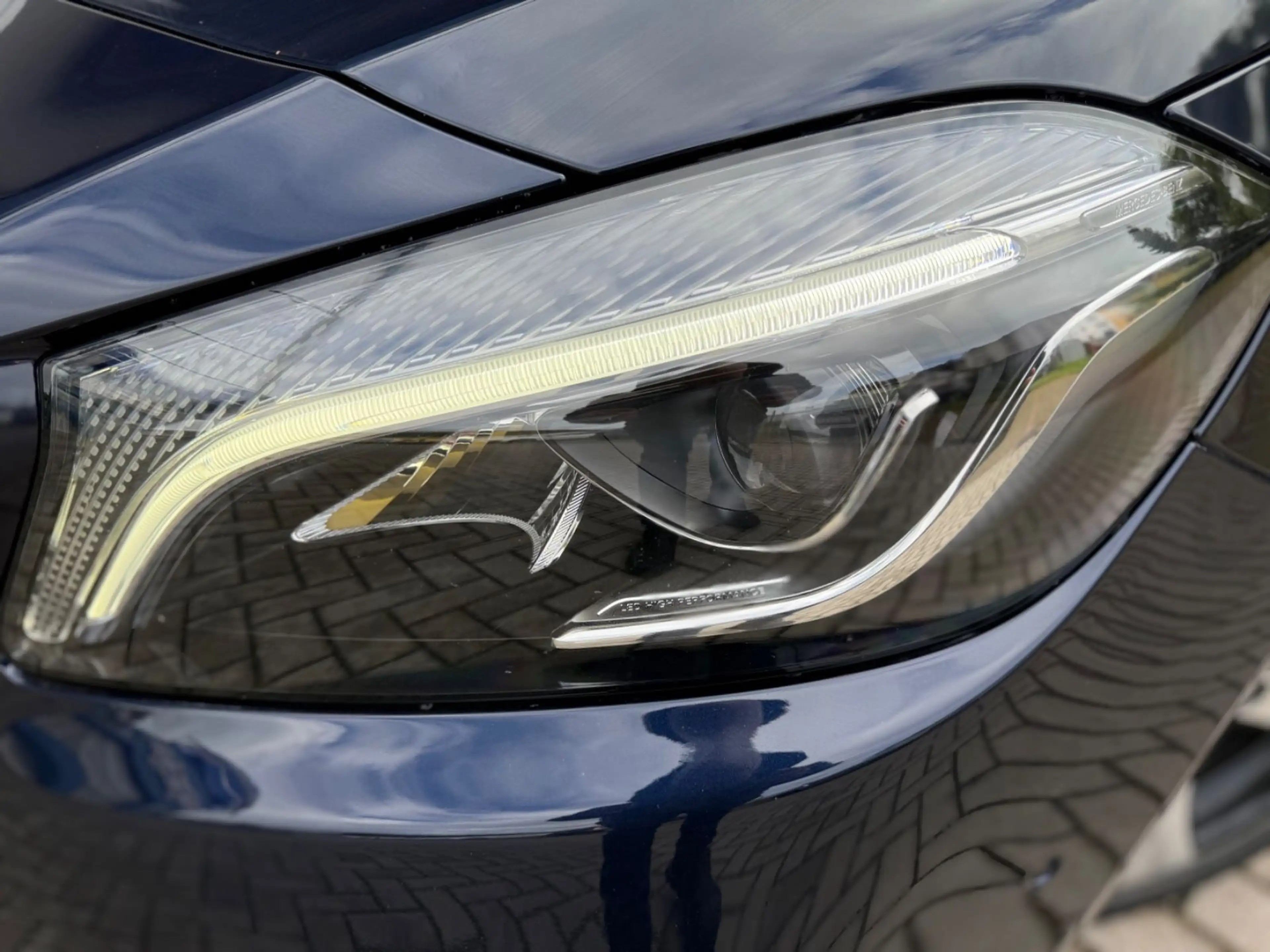 Mercedes-Benz A 250 Urban 7G-DCT/NAVI/LED/SHZ/NIGHT/AMBIENTE — photo 10