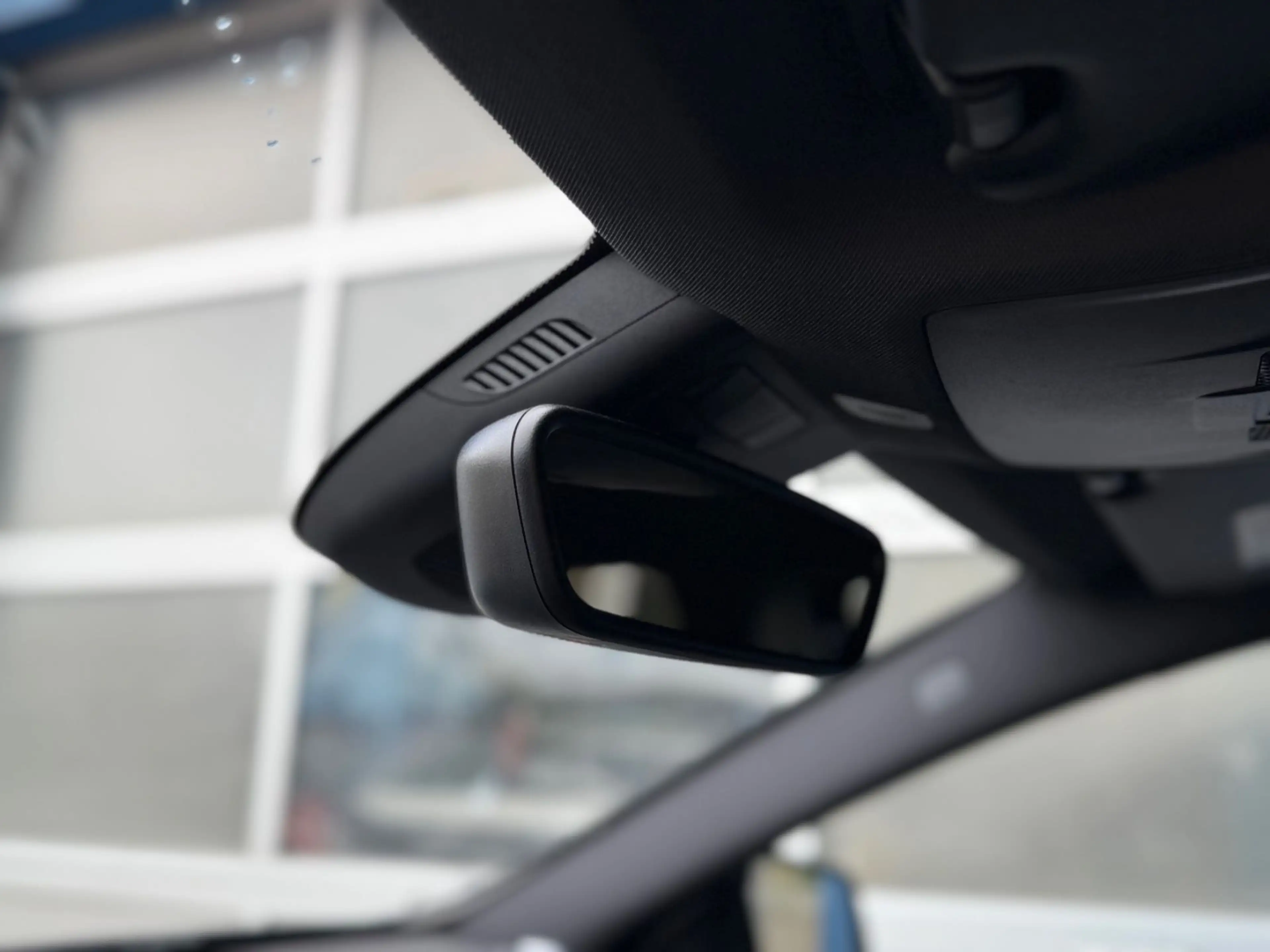 Mercedes-Benz A 250 Urban 7G-DCT/NAVI/LED/SHZ/NIGHT/AMBIENTE — photo 34