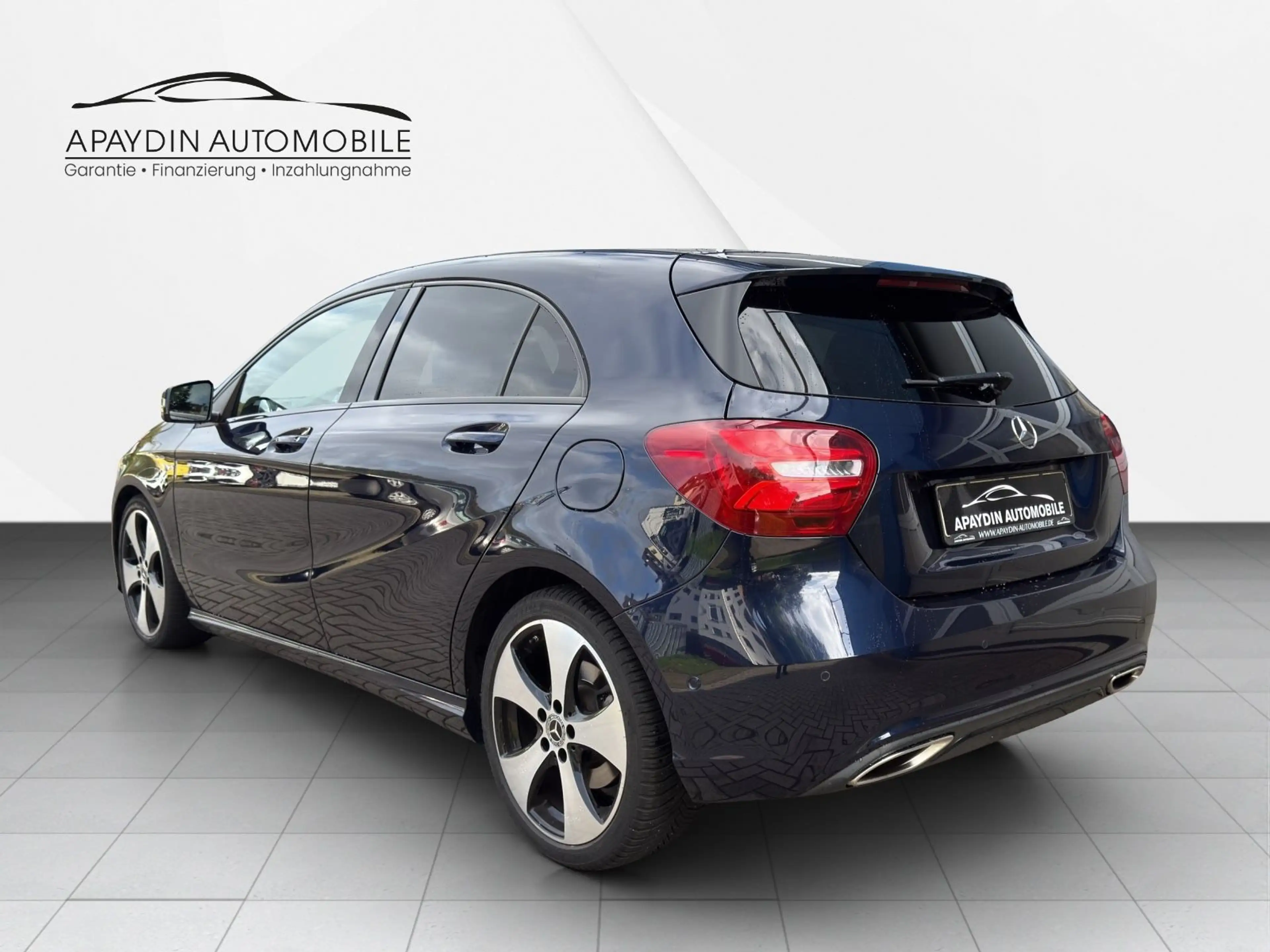 Mercedes-Benz A 250 Urban 7G-DCT/NAVI/LED/SHZ/NIGHT/AMBIENTE — photo 3
