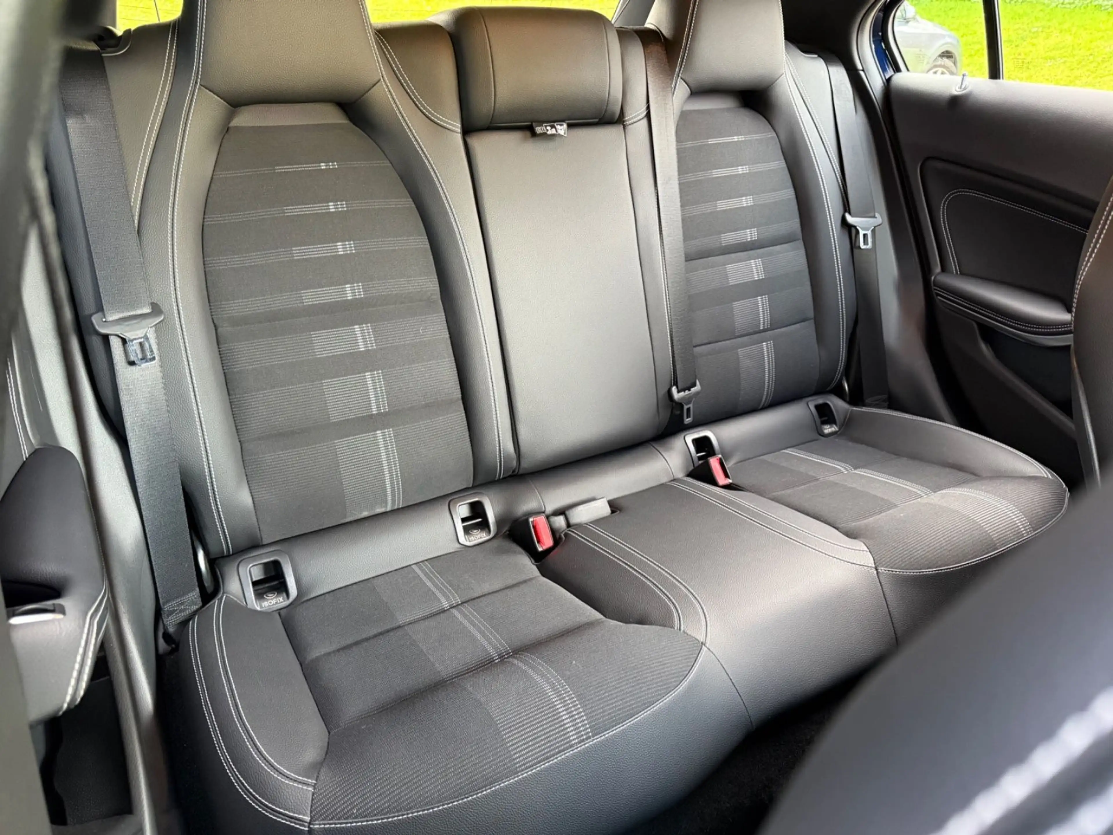 Mercedes-Benz A 250 Urban 7G-DCT/NAVI/LED/SHZ/NIGHT/AMBIENTE — photo 22