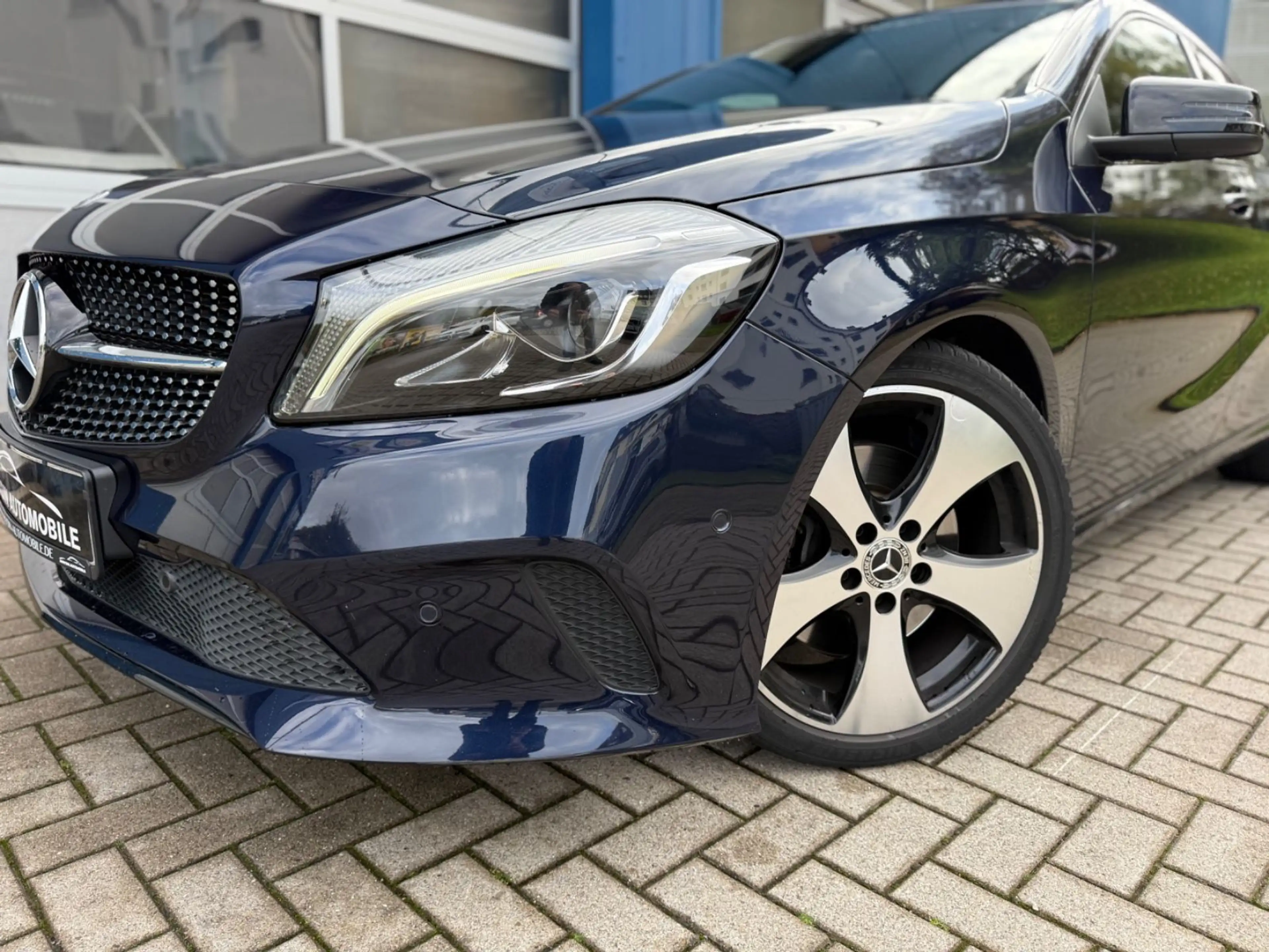 Mercedes-Benz A 250 Urban 7G-DCT/NAVI/LED/SHZ/NIGHT/AMBIENTE — photo 9