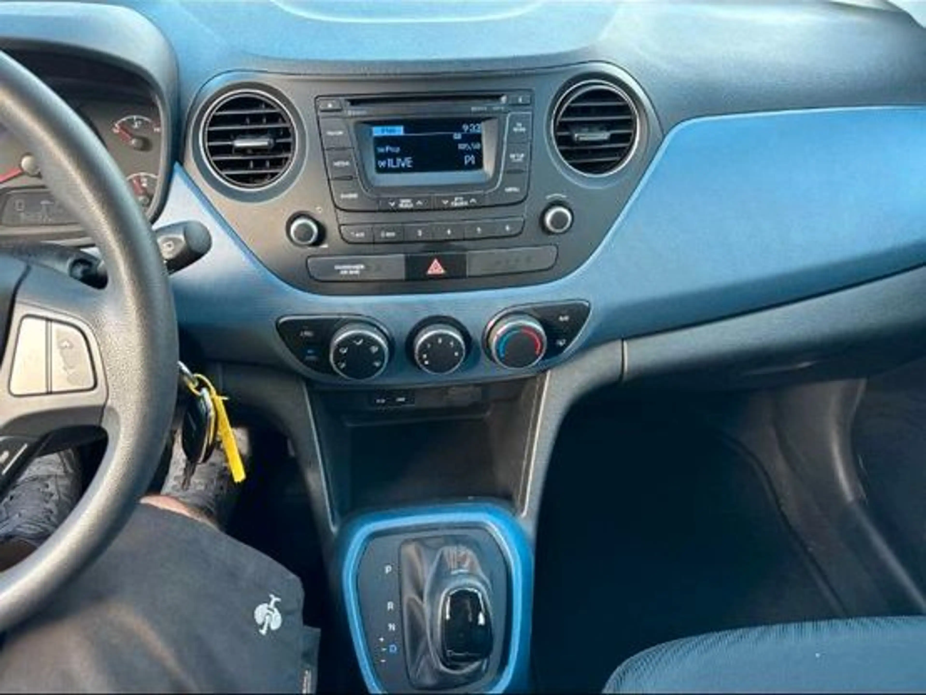 Hyundai i10 Classic*AUTOMATIK*TÜV NEU*KLIMA*Wenig KM*PDC — photo 6