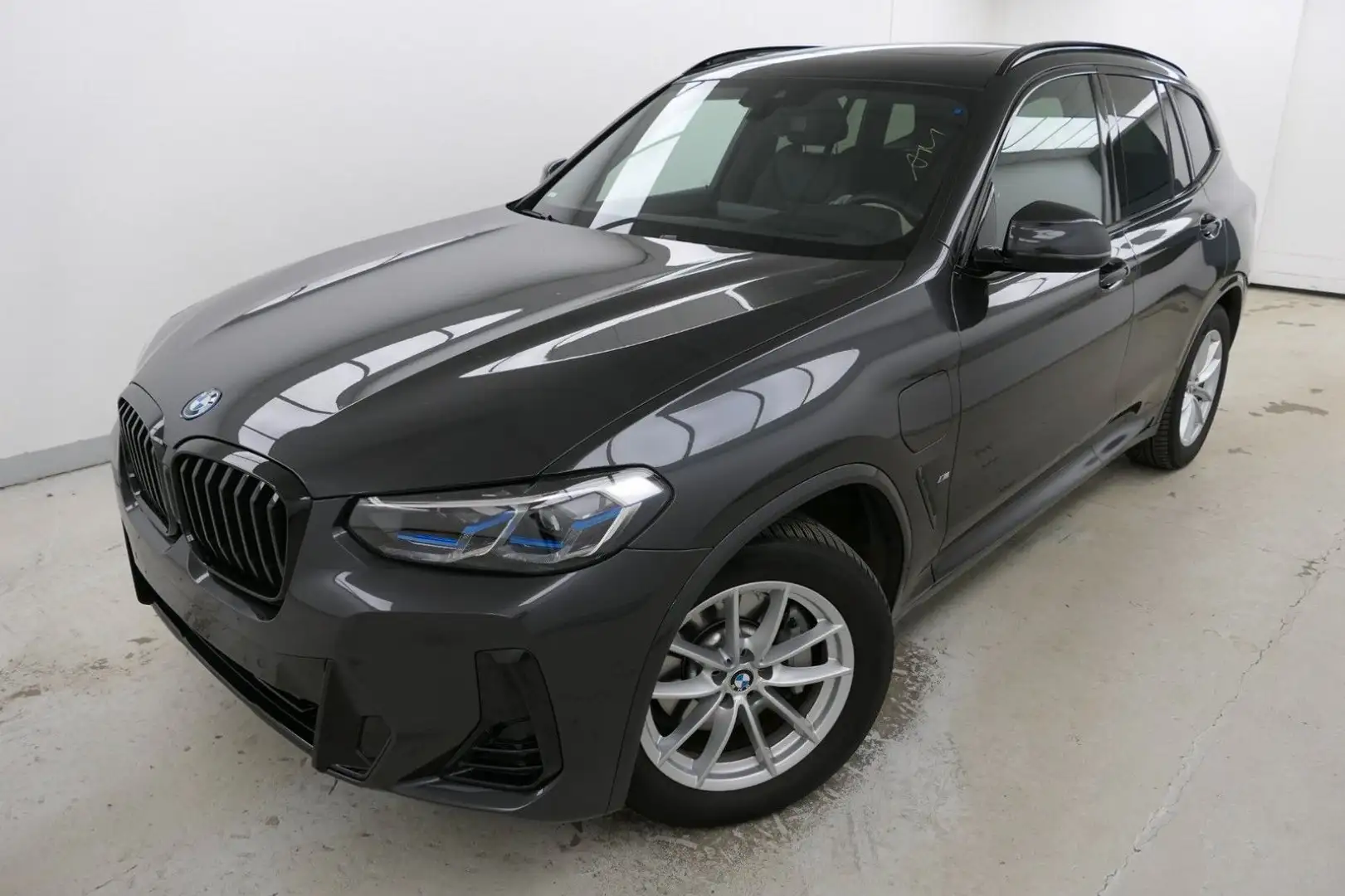 BMW X3 xDrive 30 e M Sport ACC AHK PANO SHZ LRHZ Grau - 2