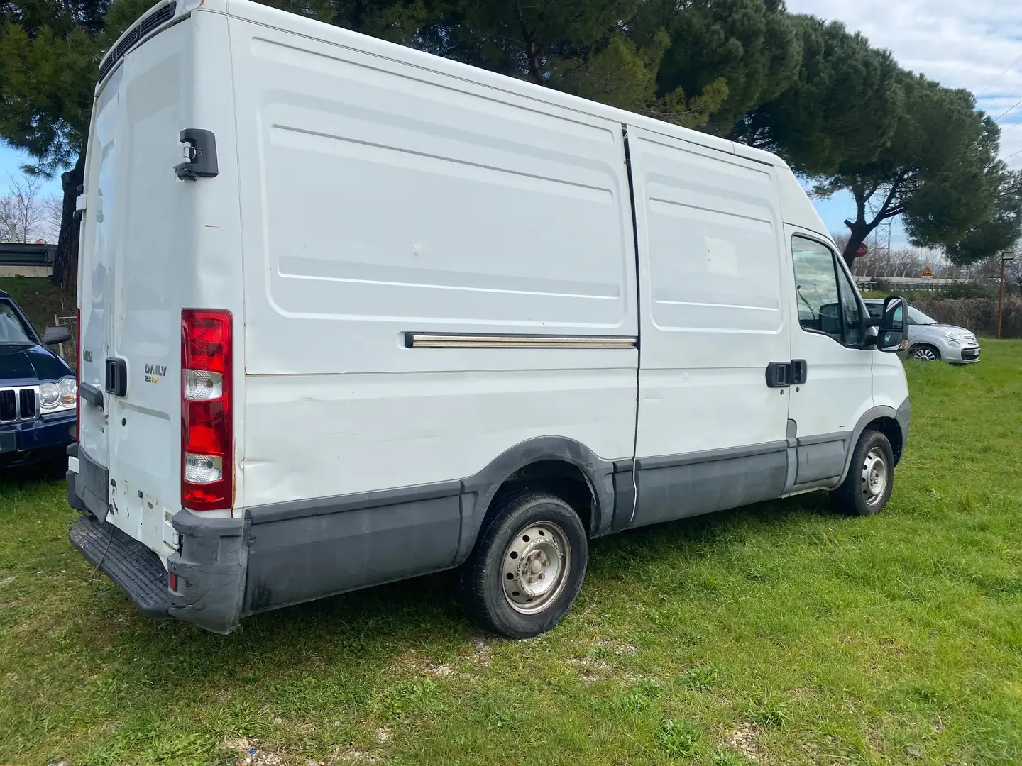 Iveco Daily 35S12 TA PM Blanc - 1