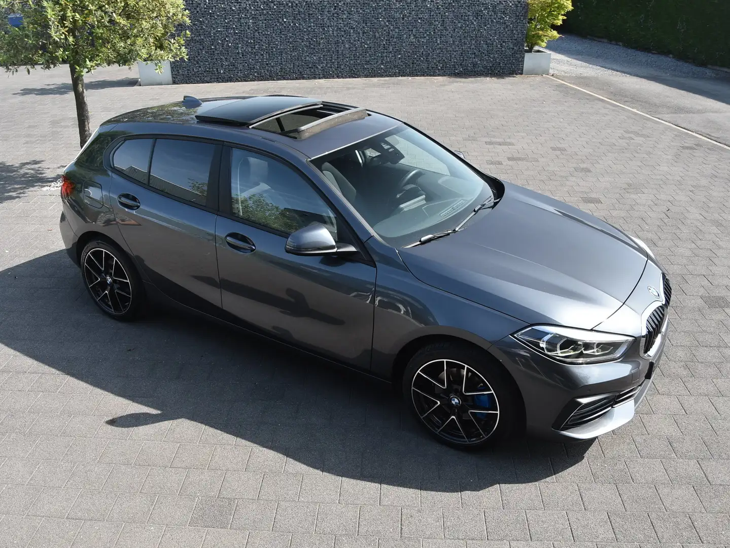 BMW 116 116iA Opendak/Navi/Carplay/Led/18"/Winterkit Grijs - 1