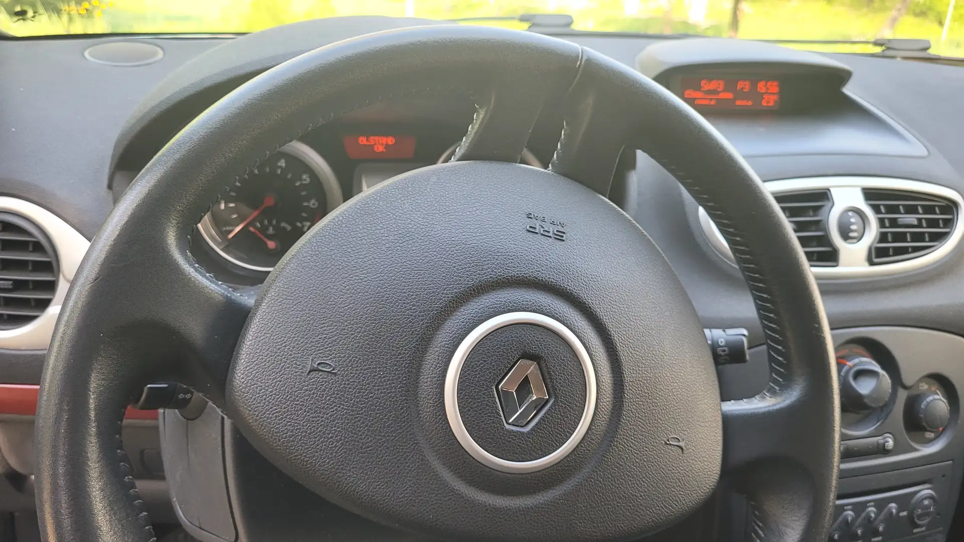 Renault Clio Clio 1.2 16V Ripcurl Silber - 2