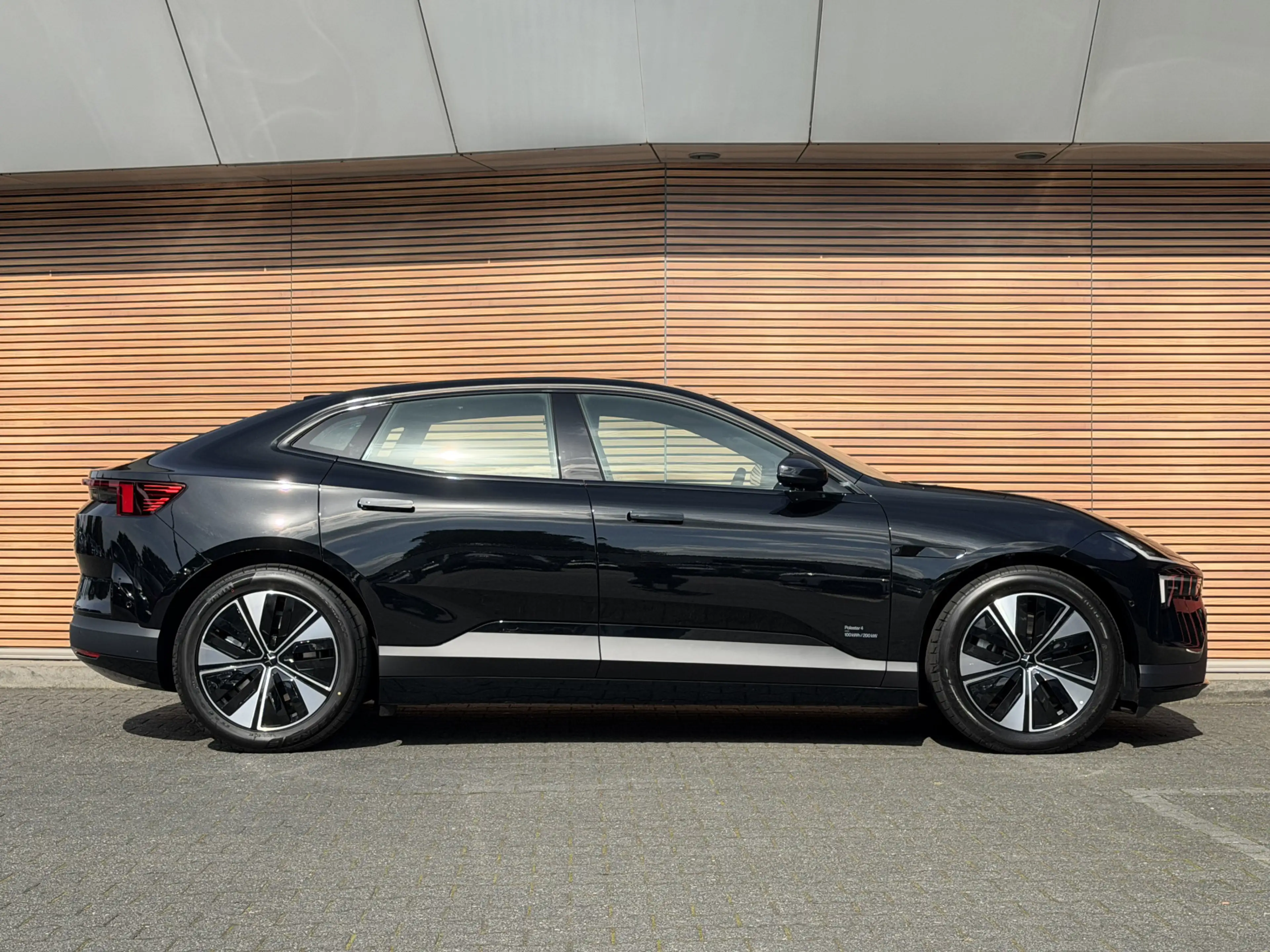 Polestar 4 Long Range Single motor 100 kWh Navigatie / Panora — photo 8