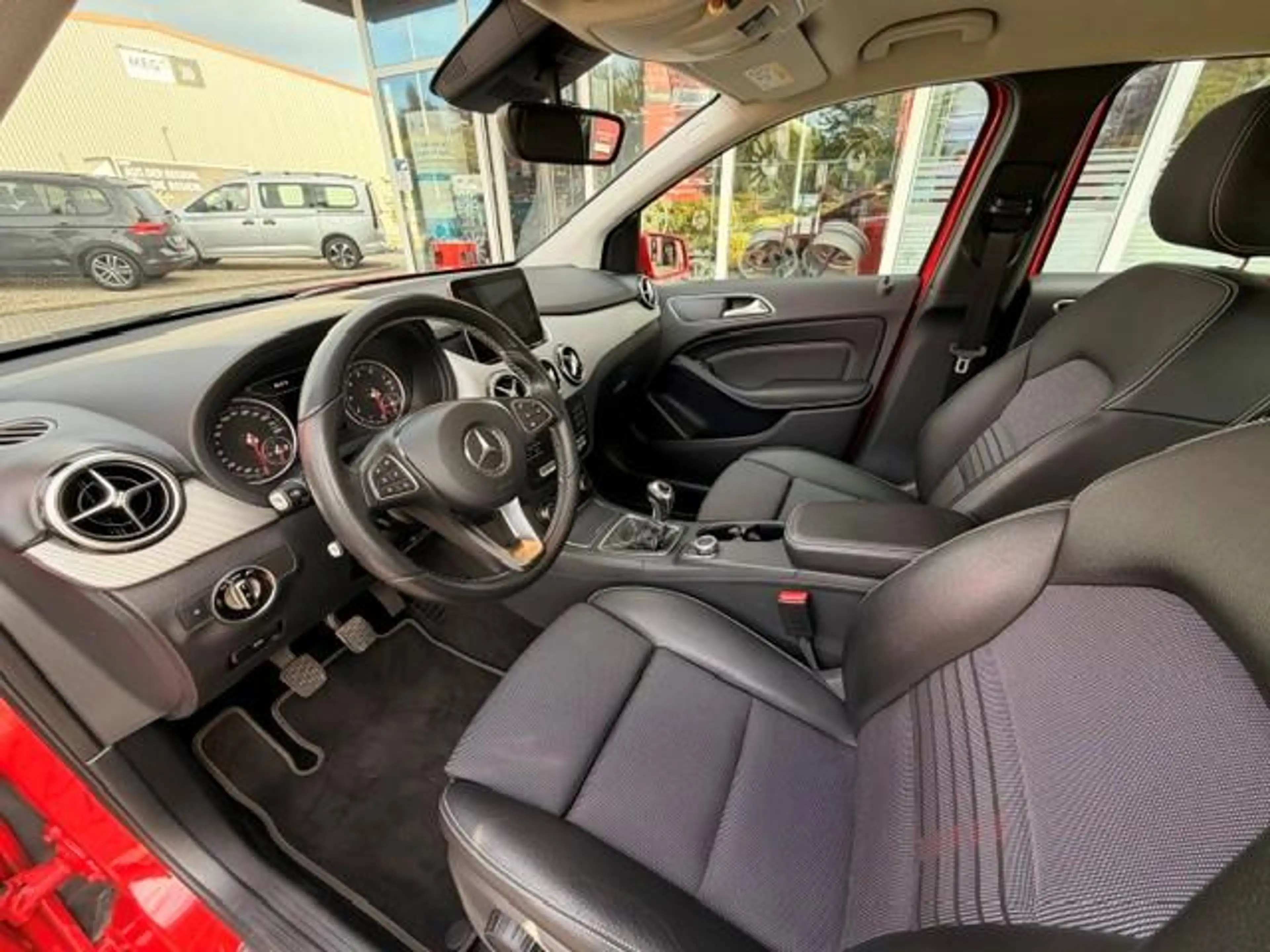 Mercedes-Benz B 180 B 180 Urban Style Edition 8 fach Bereift — photo 8