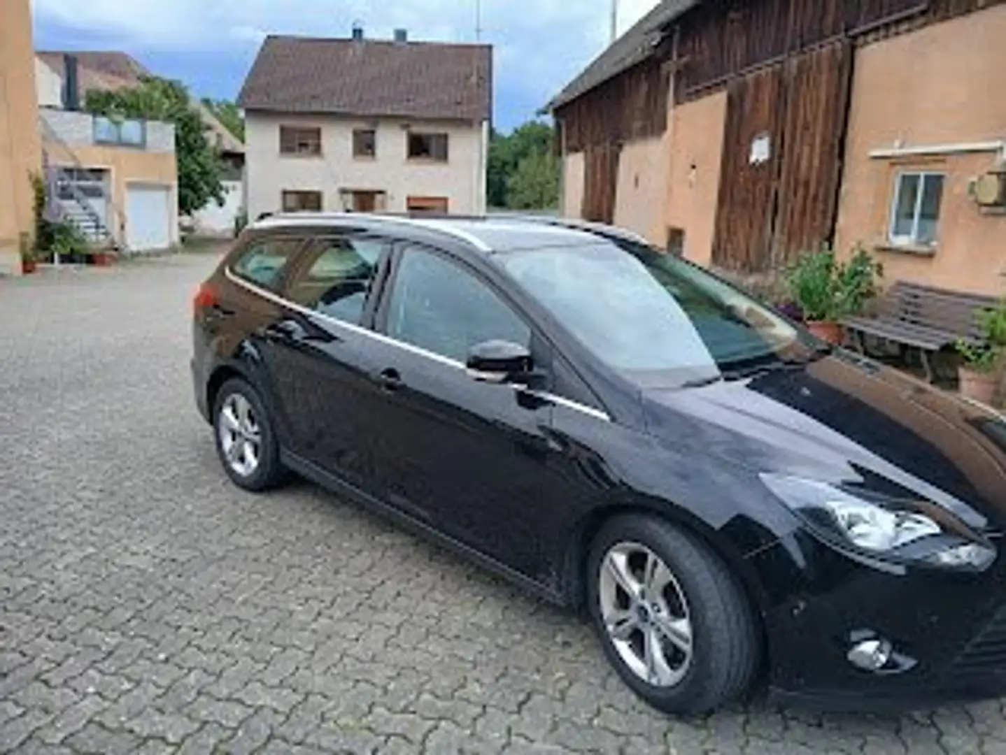 Ford Focus Focus Turnier Turnier 1.6 Champions Edition Černá - 1
