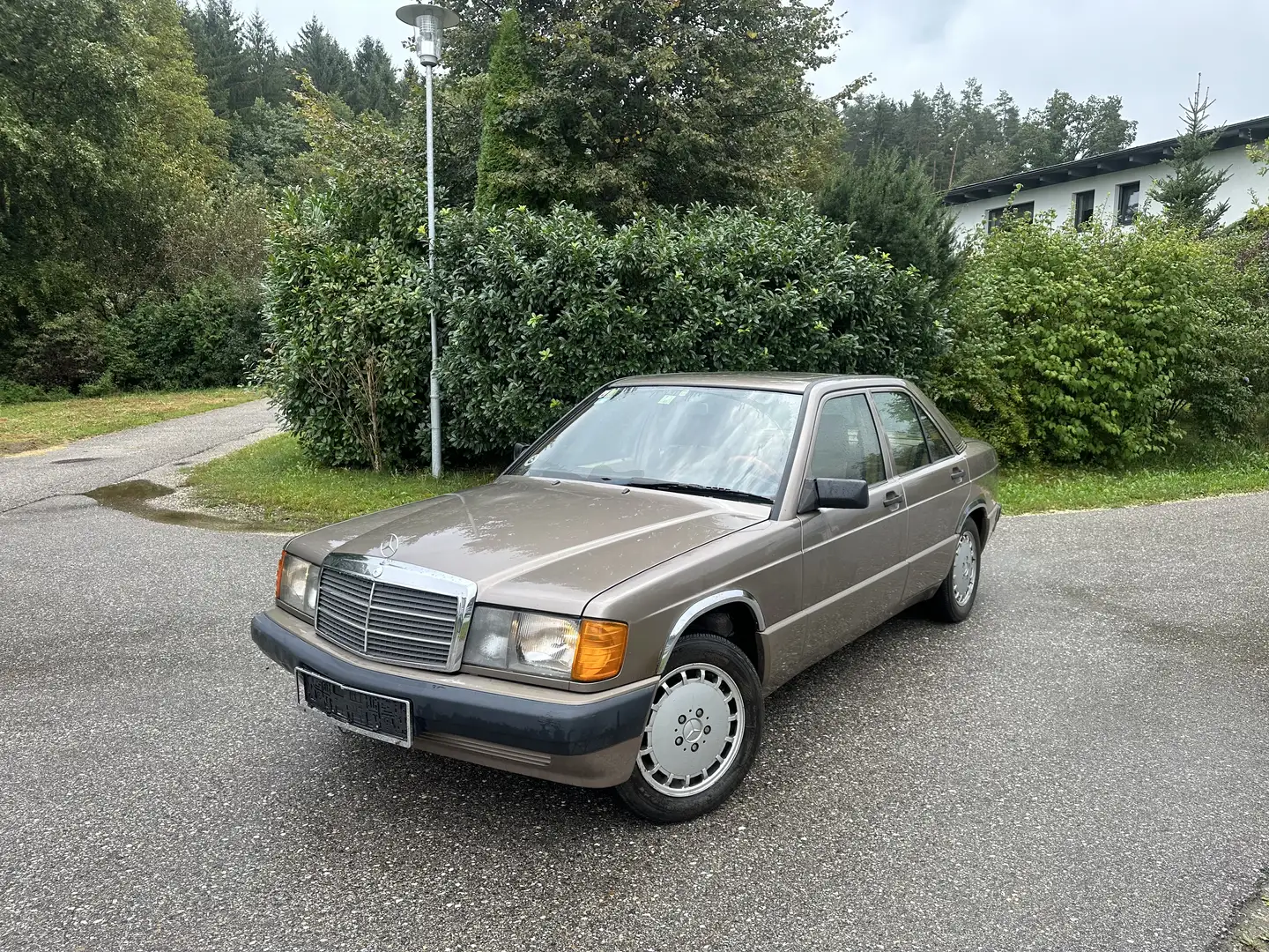 Mercedes-Benz 190 E 1,8 Leder Braun - 1