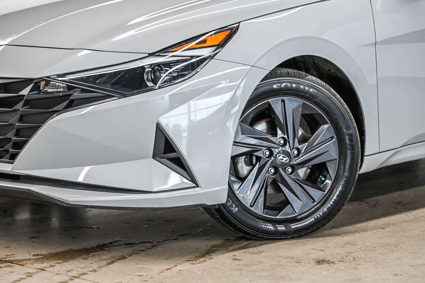 2023 Hyundai Elantra Preferred MAGS+SIEGES/VOLANT CHAUFF+CARPLAY — снимка 1