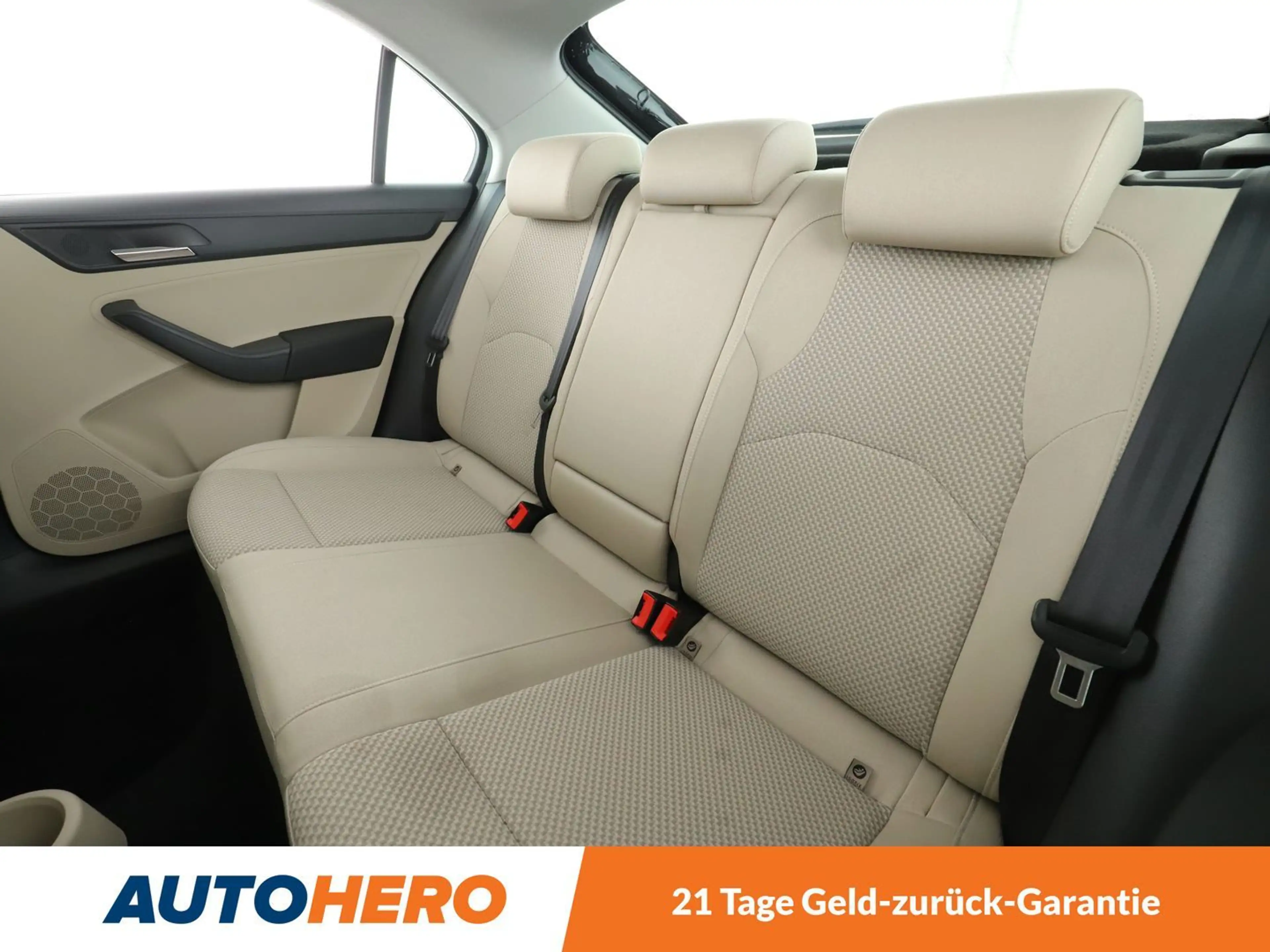 SEAT Toledo 1.4 TSI Sun Aut.*NAVI*PDC*TEMPO*SHZ*ALU* — photo 3