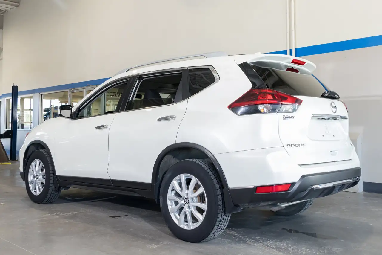Nissan Rogue fotografie Nissan Rogue