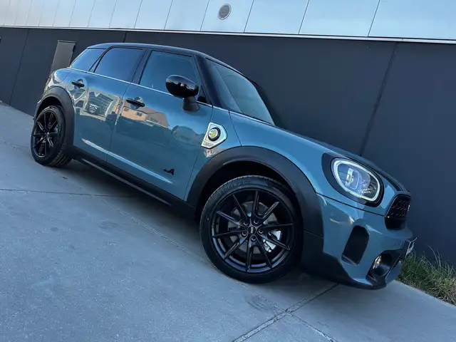 Mini Cooper Se view 9