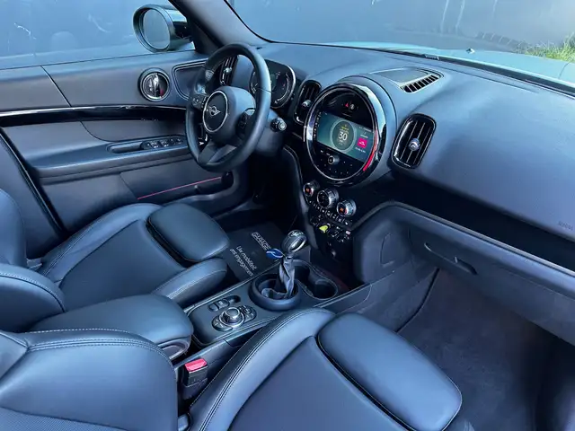 Mini Cooper Se view 11