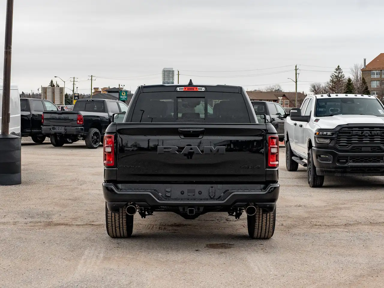 RAM 1500 снимка RAM 1500