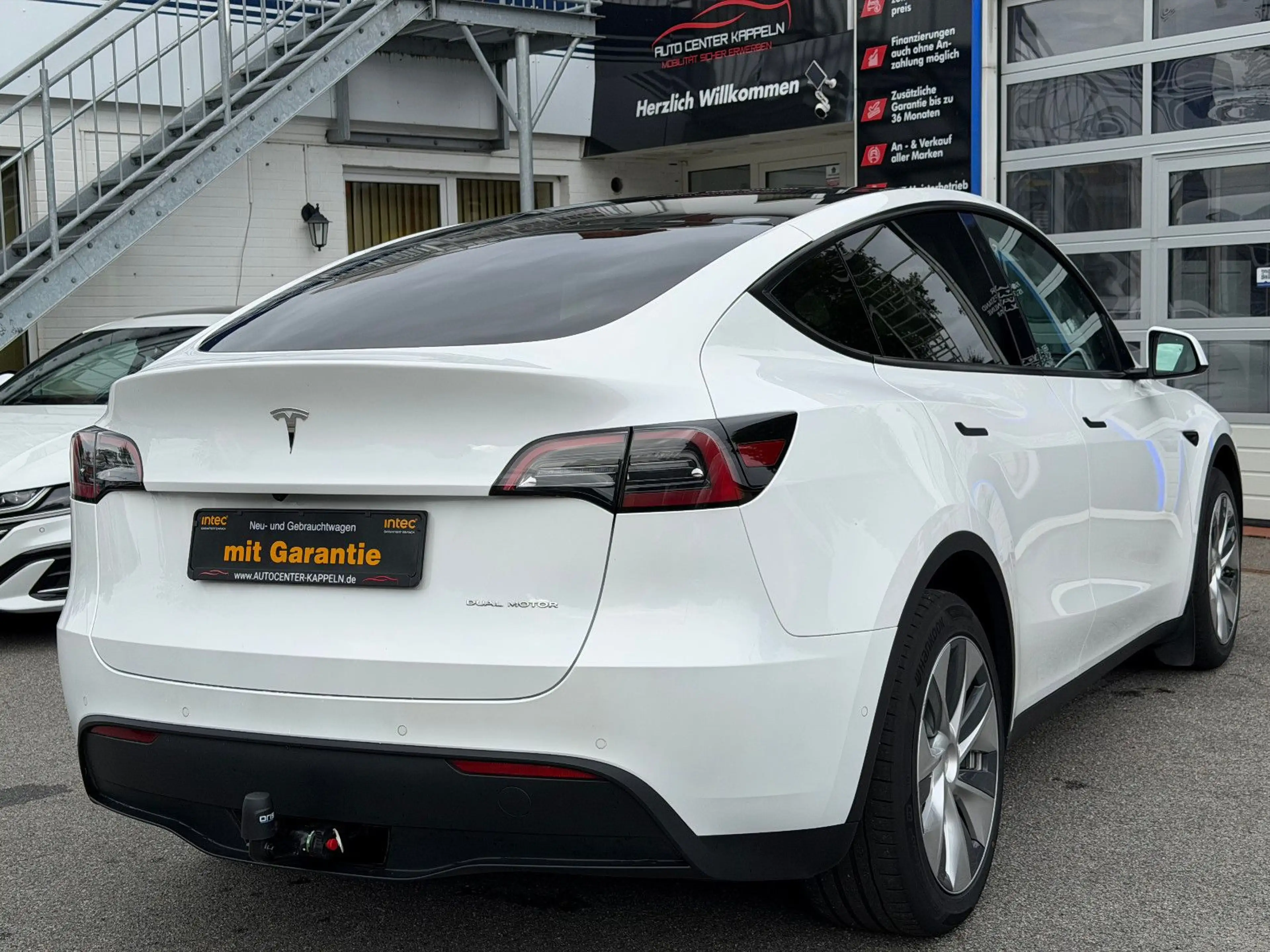 Tesla Model Y Long Range Dual AWD (Wärmepumpe-AHK) — photo 8