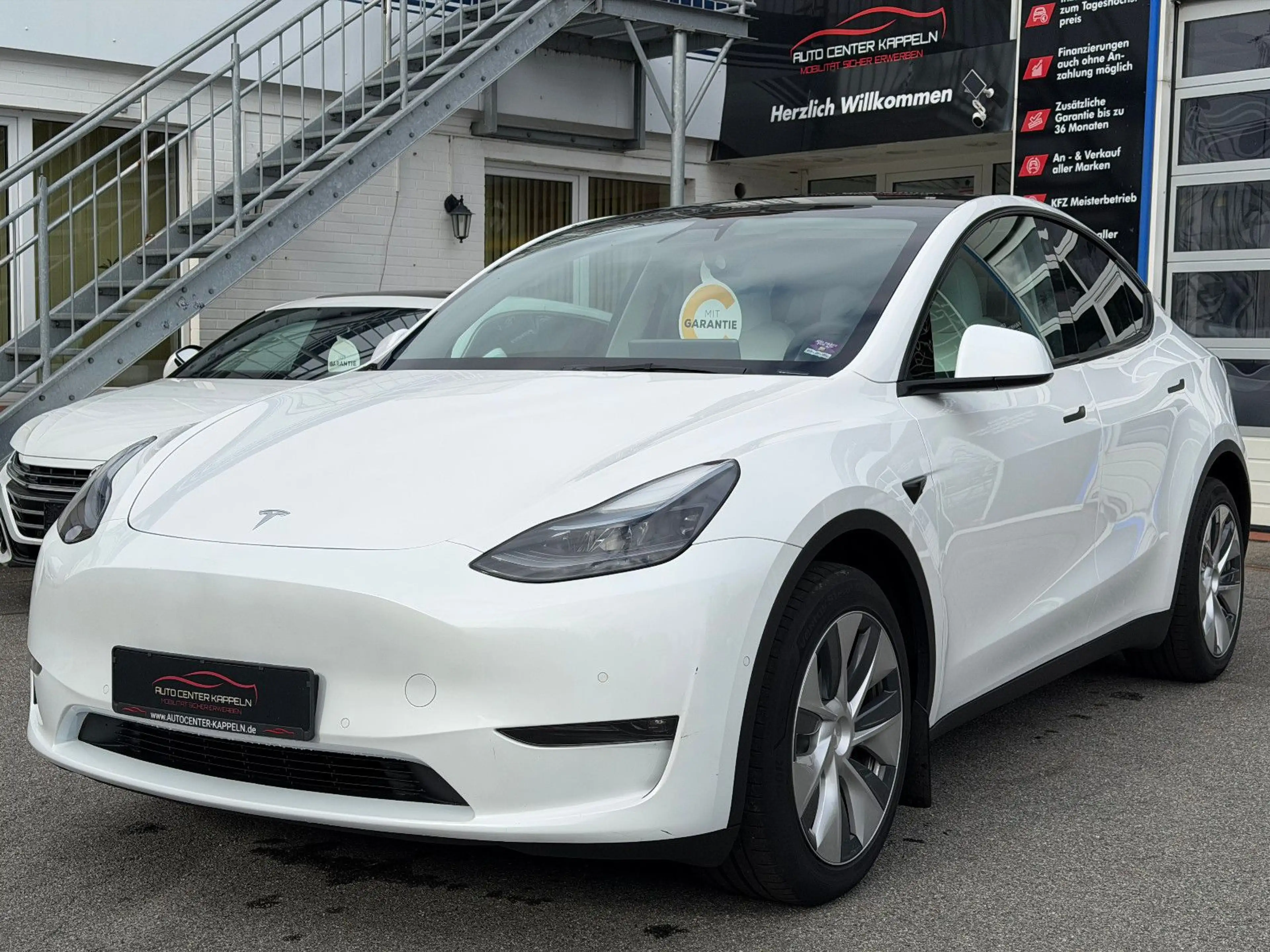Tesla Model Y Long Range Dual AWD (Wärmepumpe-AHK) — photo 3